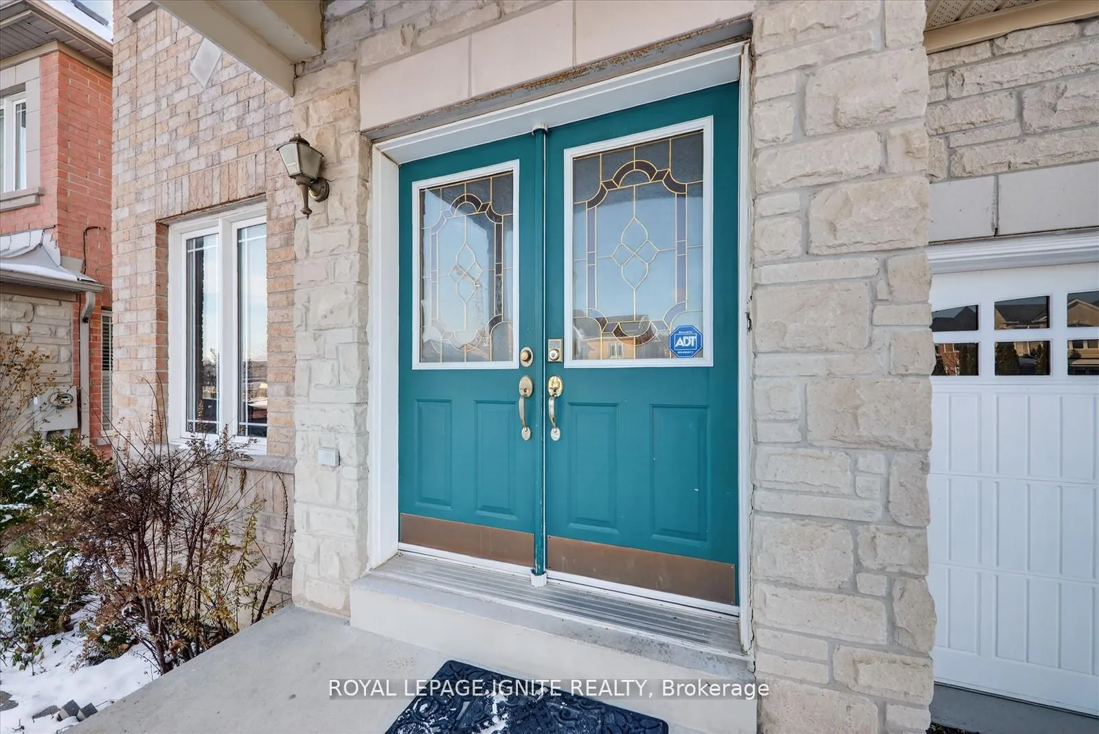 Photo 4 of Unit Main, 26 Rushworth Drive, Ajax, Northeast Ajax — HOMEH