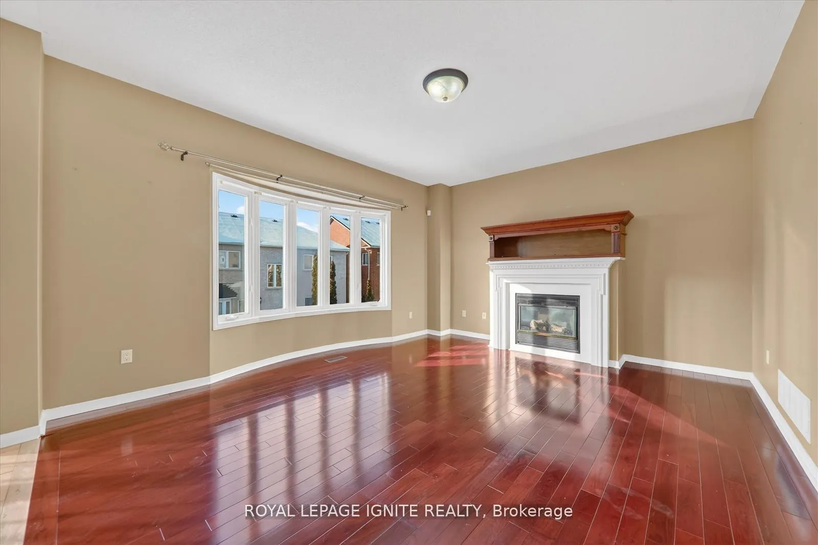 Photo 10 of Unit Main, 26 Rushworth Drive, Ajax, Northeast Ajax — HOMEH