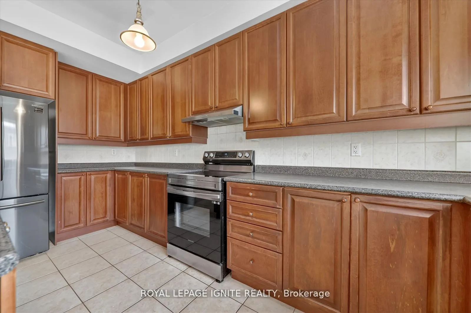 Photo 16 of Unit Main, 26 Rushworth Drive, Ajax, Northeast Ajax — HOMEH