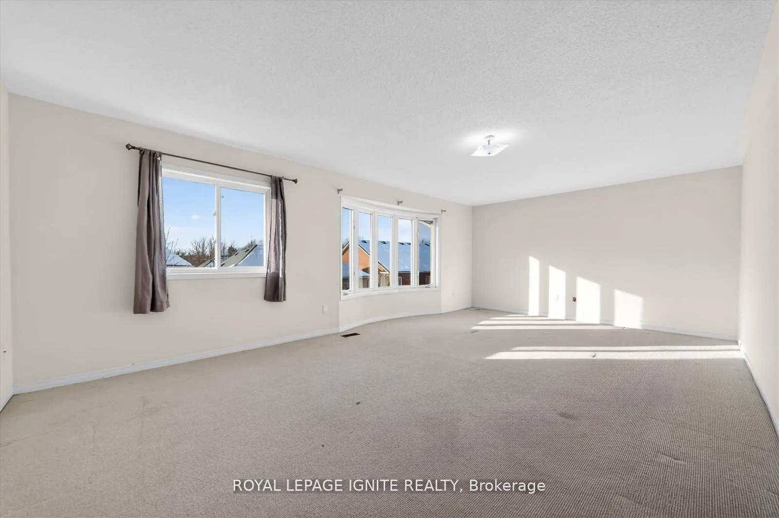 Photo 23 of Unit Main, 26 Rushworth Drive, Ajax, Northeast Ajax — HOMEH