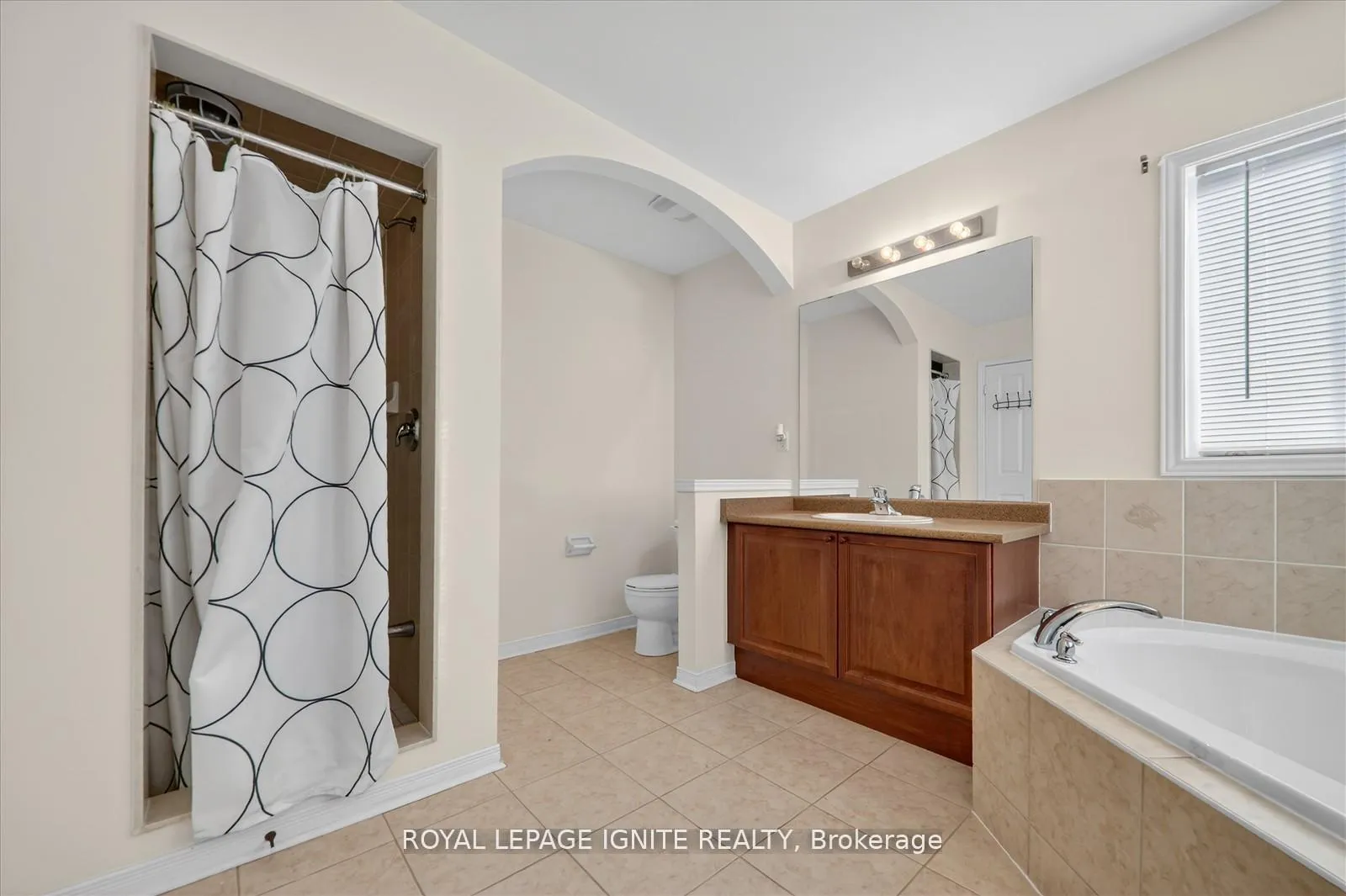 Photo 28 of Unit Main, 26 Rushworth Drive, Ajax, Northeast Ajax — HOMEH