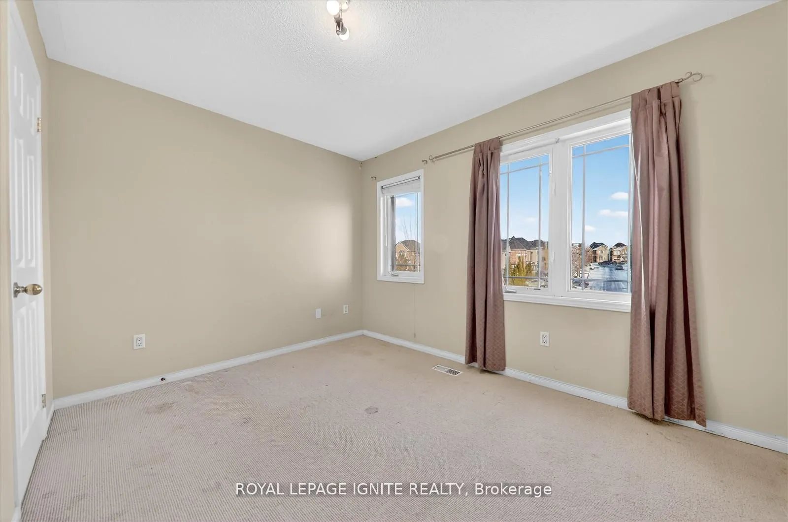 Photo 36 of Unit Main, 26 Rushworth Drive, Ajax, Northeast Ajax — HOMEH