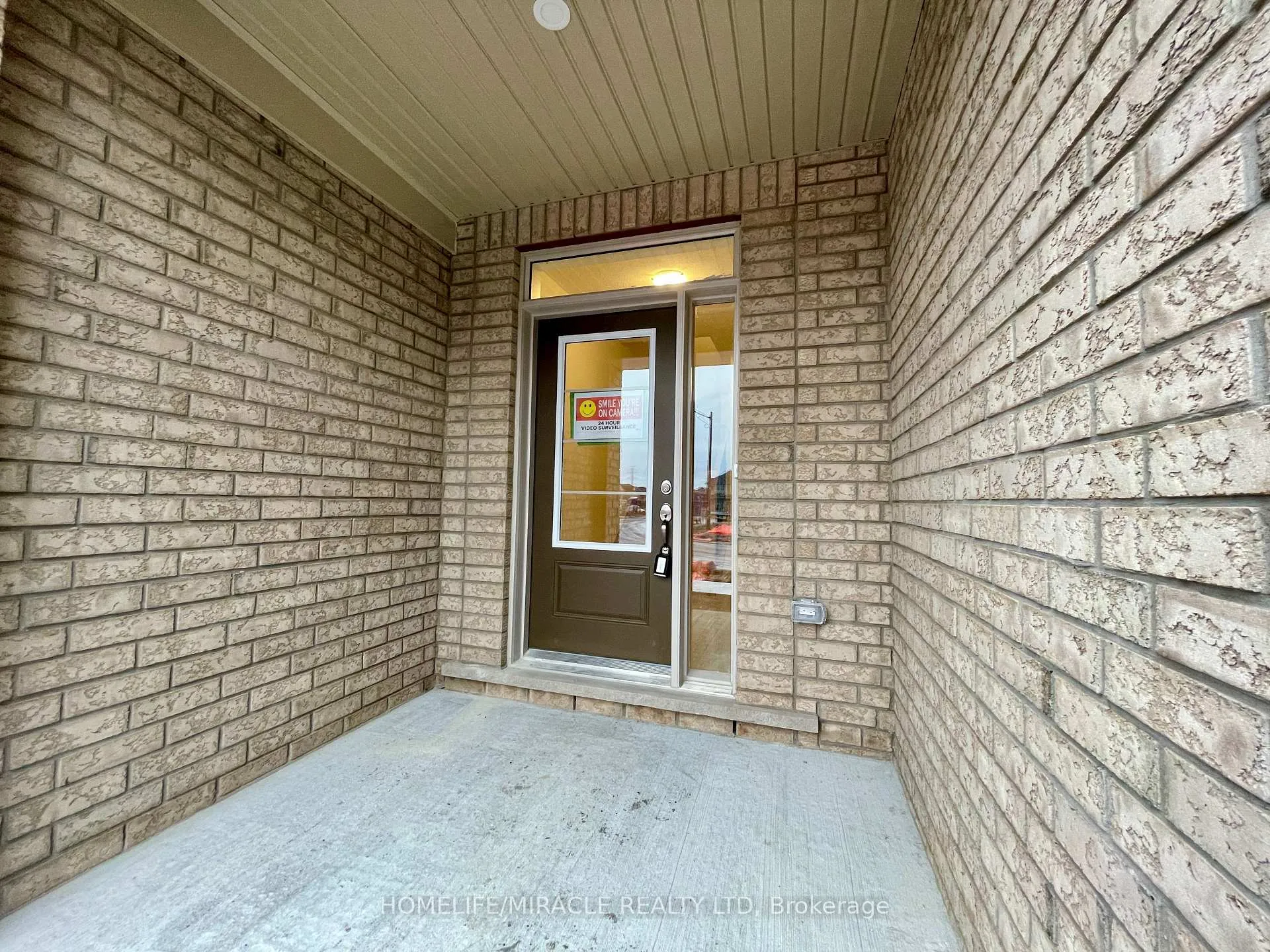 Photo 3 of 103 Air Dancer Crescent, Oshawa, Windfields — HOMEH
