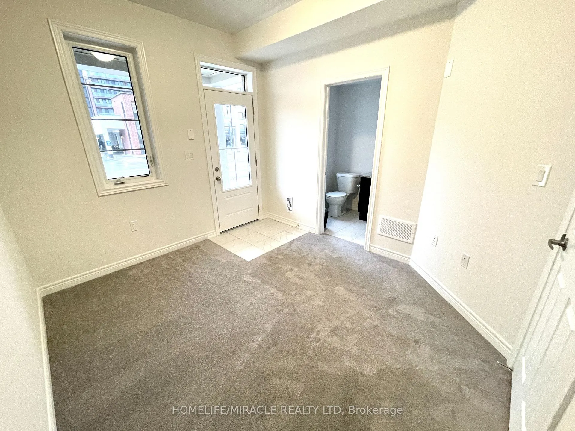 Photo 7 of 103 Air Dancer Crescent, Oshawa, Windfields — HOMEH