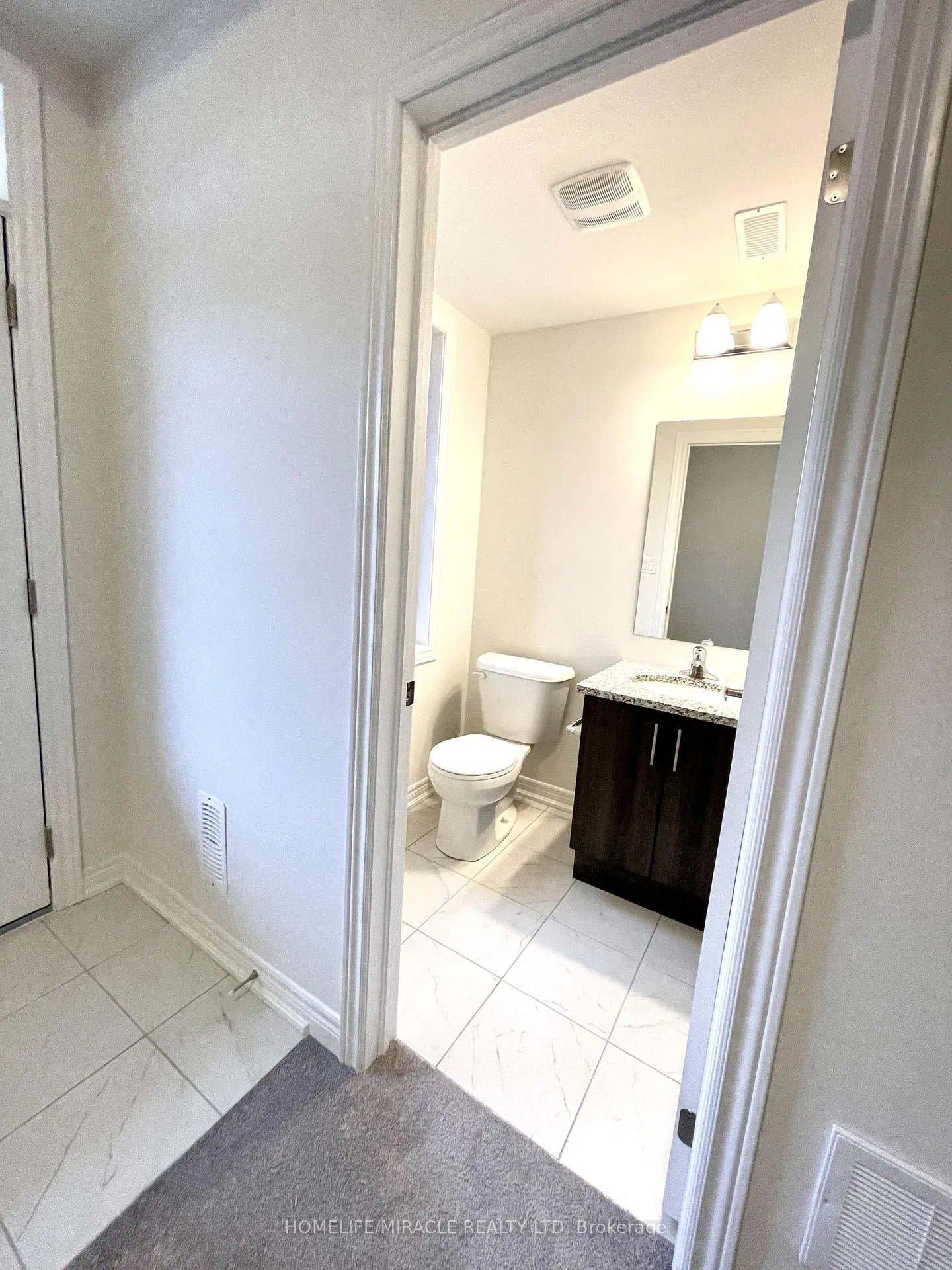 Photo 8 of 103 Air Dancer Crescent, Oshawa, Windfields — HOMEH
