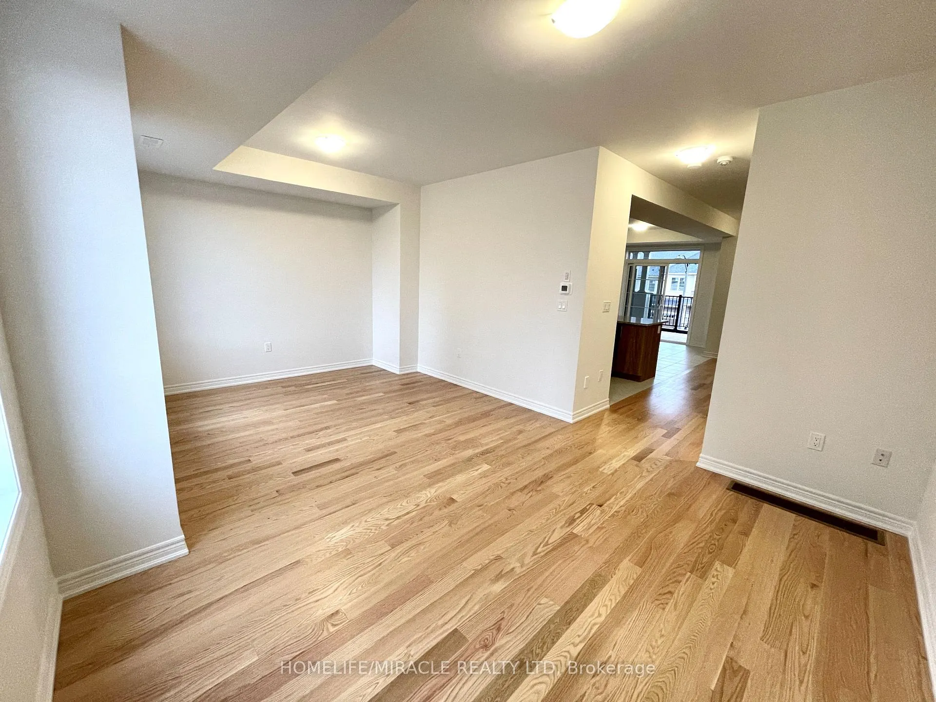 Photo 13 of 103 Air Dancer Crescent, Oshawa, Windfields — HOMEH