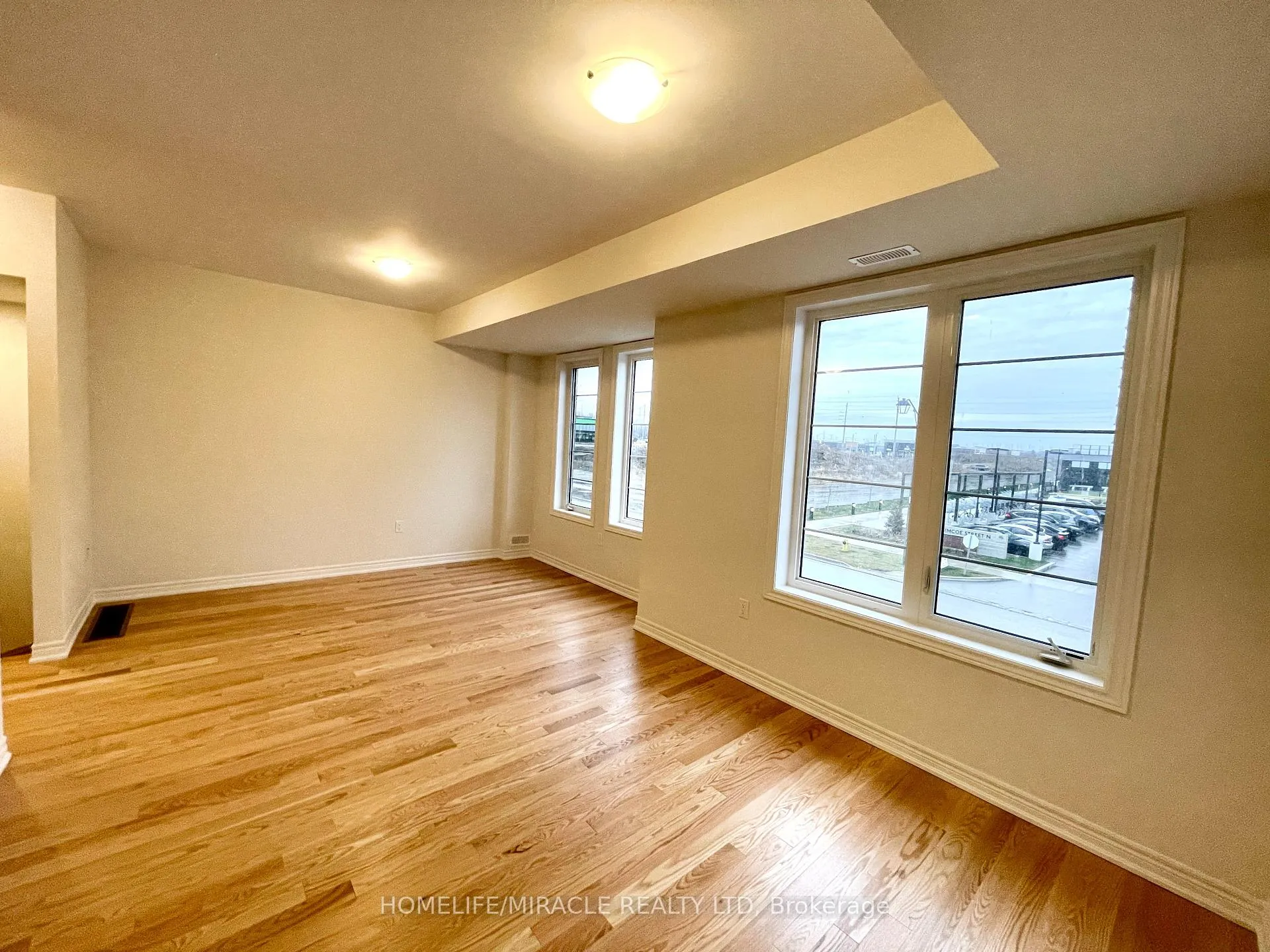 Photo 14 of 103 Air Dancer Crescent, Oshawa, Windfields — HOMEH