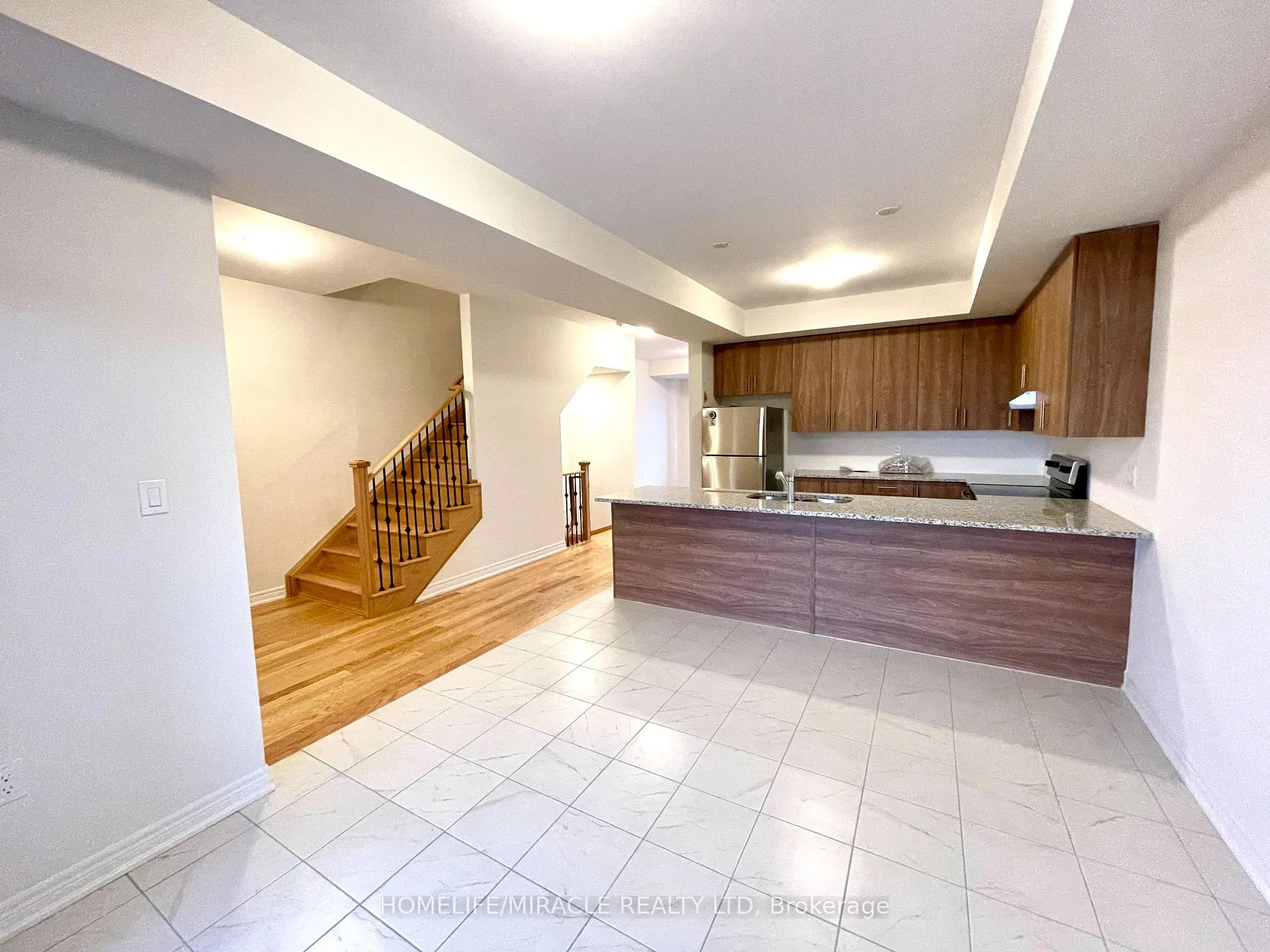 Photo 18 of 103 Air Dancer Crescent, Oshawa, Windfields — HOMEH