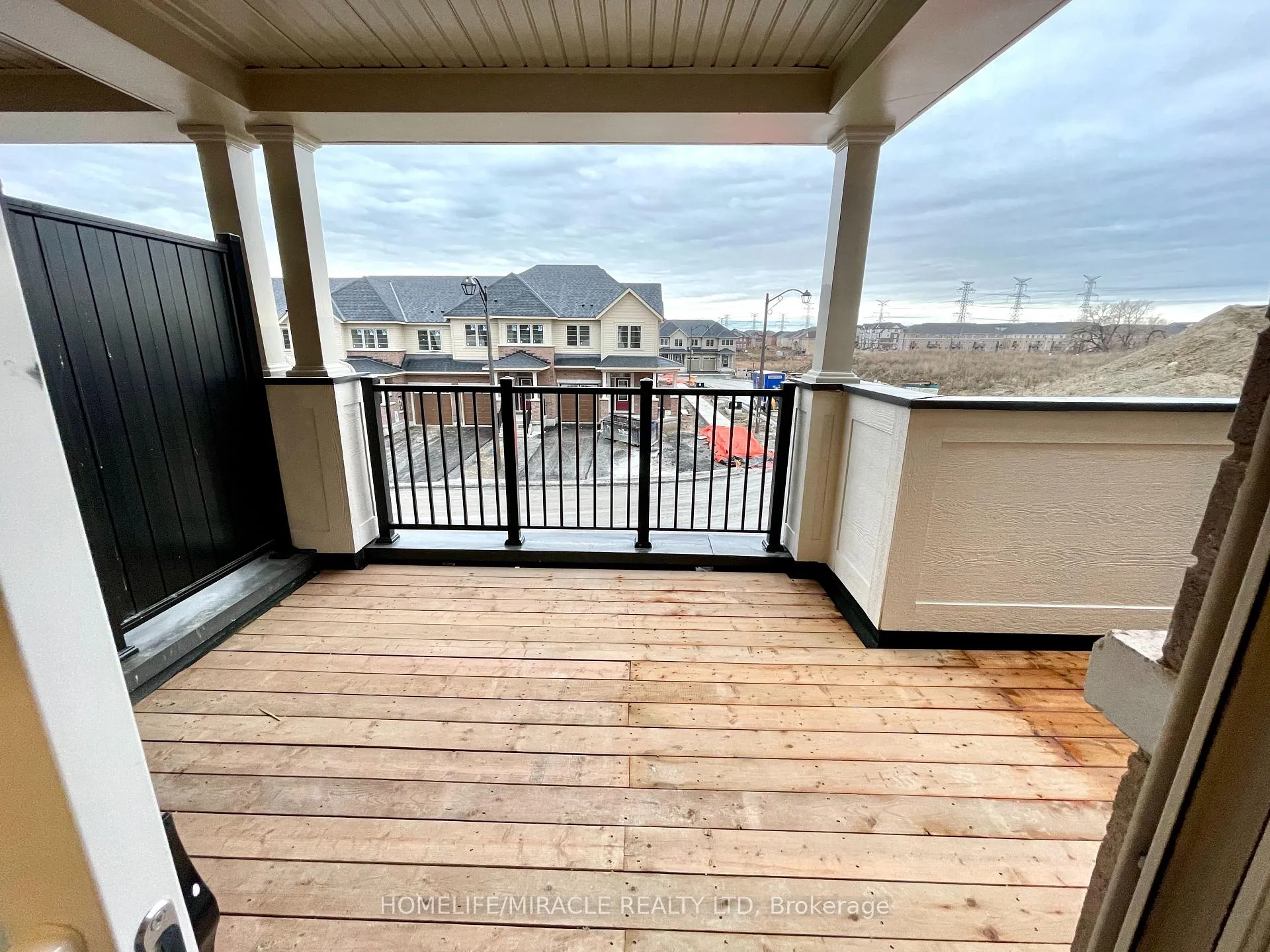Photo 20 of 103 Air Dancer Crescent, Oshawa, Windfields — HOMEH