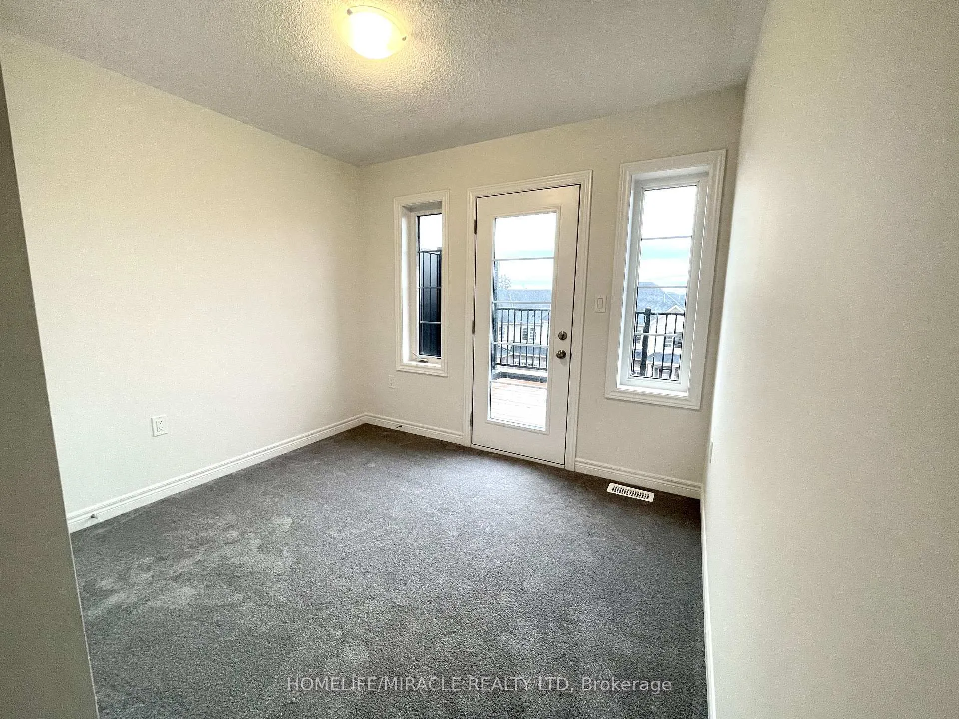 Photo 31 of 103 Air Dancer Crescent, Oshawa, Windfields — HOMEH