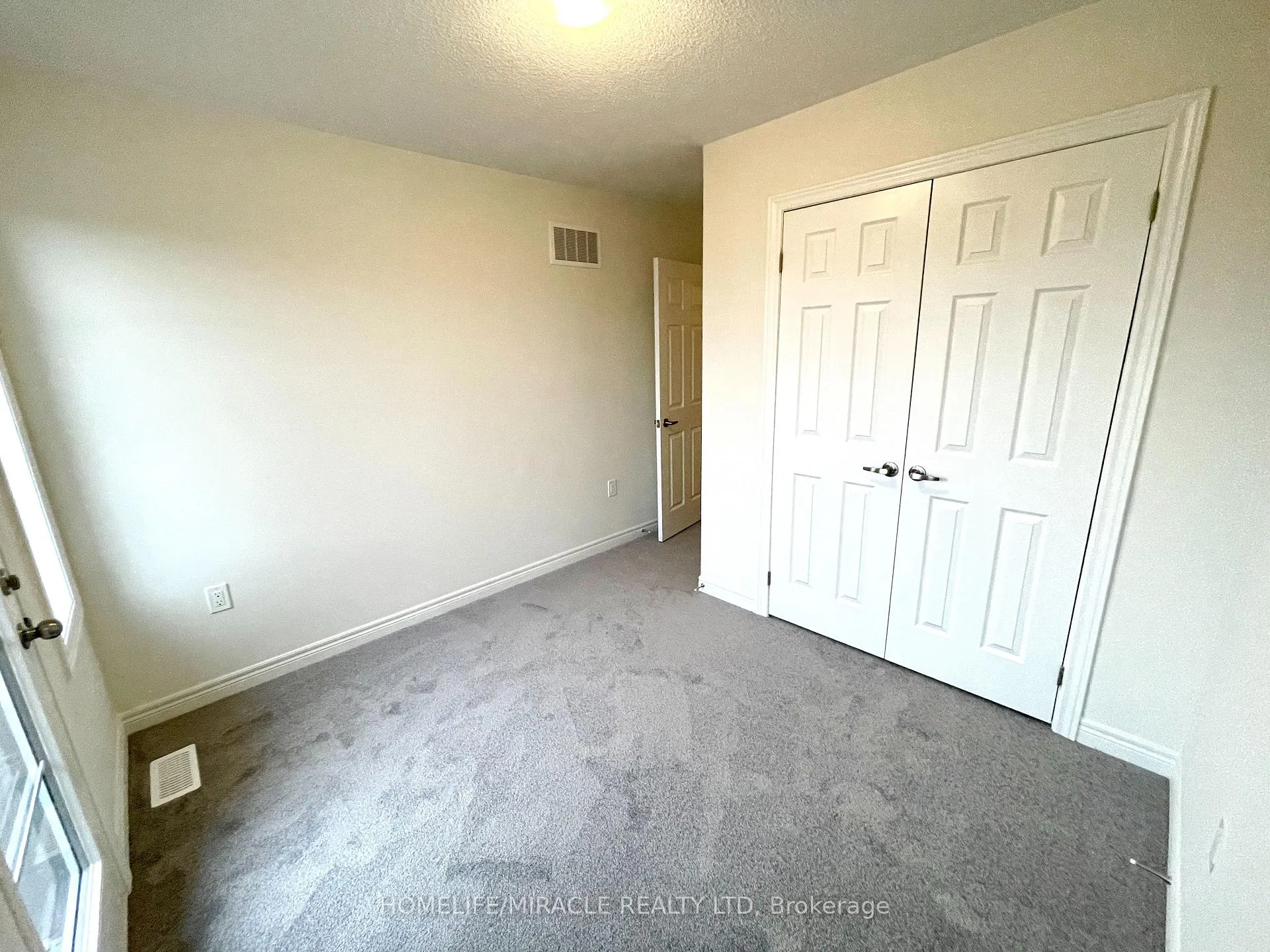 Photo 32 of 103 Air Dancer Crescent, Oshawa, Windfields — HOMEH