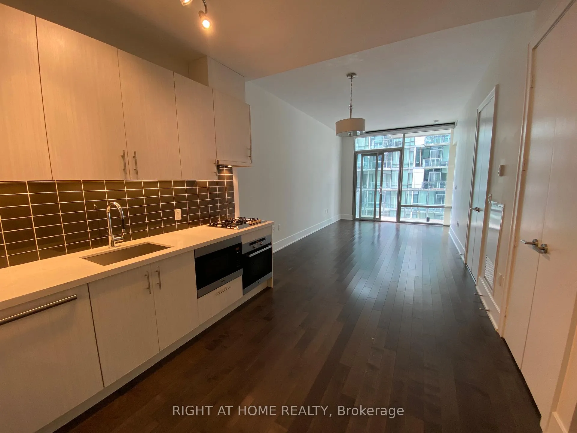 Photo 4 of Unit 528, 39 Queens Quay E, Toronto, Waterfront Communities — HOMEH
