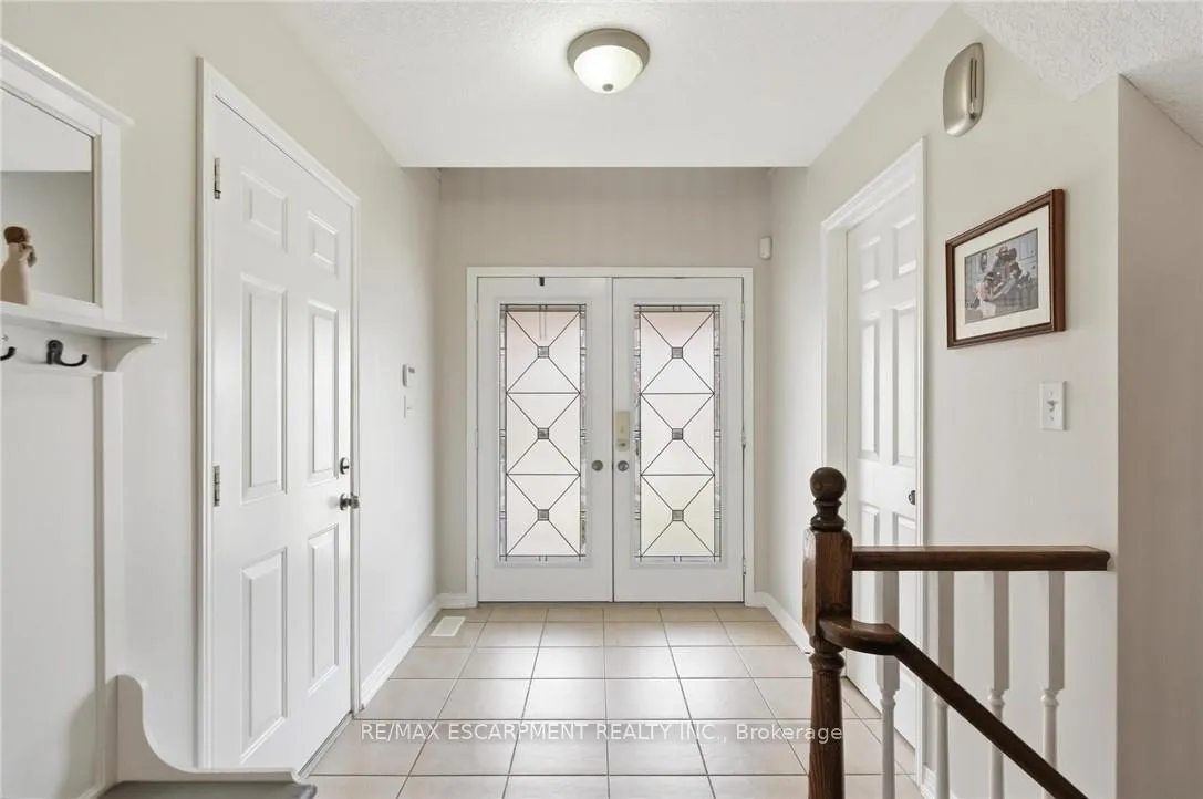 Photo 4 of 139 Bocelli Crescent, Hamilton, Rural Glanbrook — HOMEH