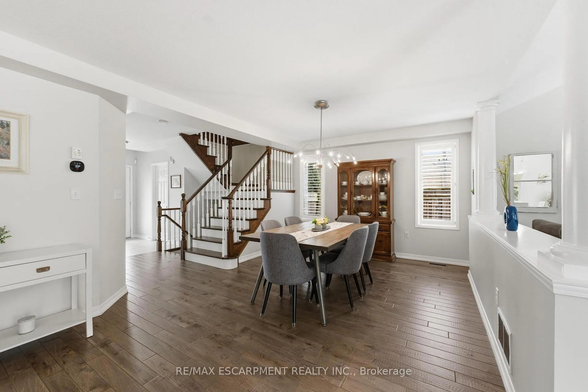 Photo 5 of 139 Bocelli Crescent, Hamilton, Rural Glanbrook — HOMEH