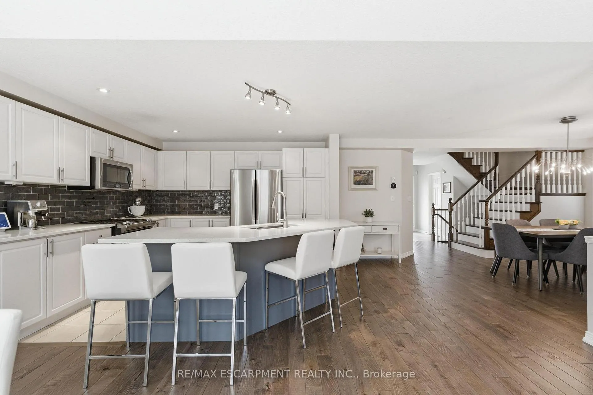 Photo 6 of 139 Bocelli Crescent, Hamilton, Rural Glanbrook — HOMEH
