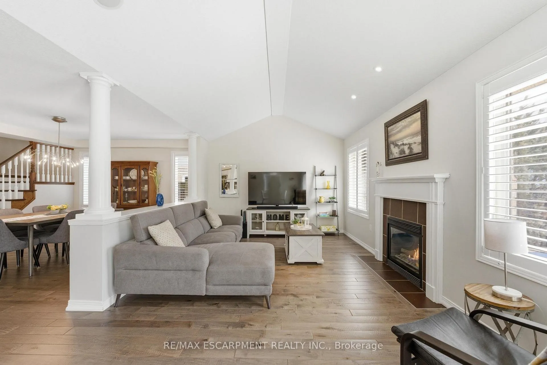 Photo 12 of 139 Bocelli Crescent, Hamilton, Rural Glanbrook — HOMEH