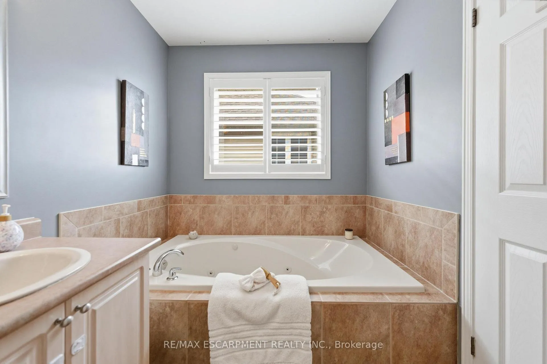 Photo 18 of 139 Bocelli Crescent, Hamilton, Rural Glanbrook — HOMEH