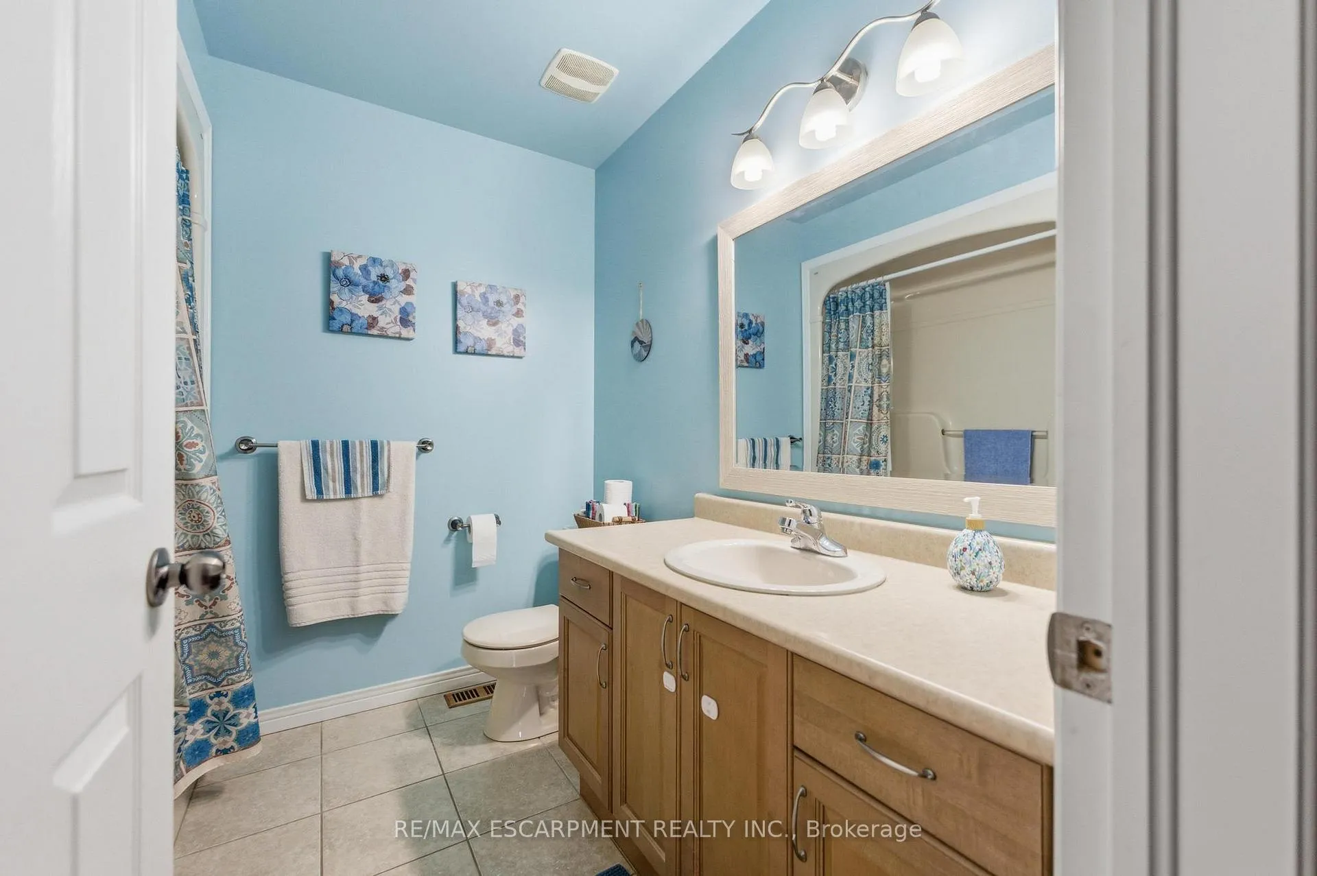 Photo 21 of 139 Bocelli Crescent, Hamilton, Rural Glanbrook — HOMEH