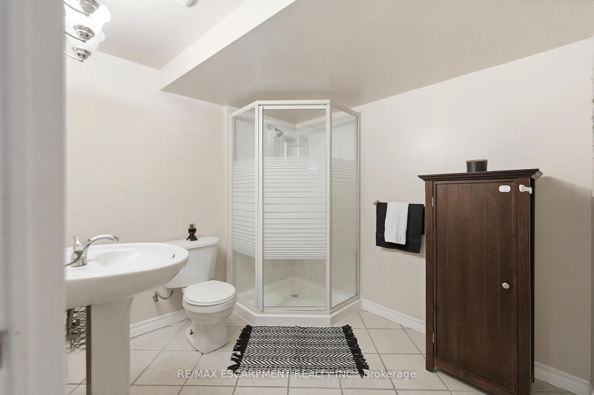 Photo 27 of 139 Bocelli Crescent, Hamilton, Rural Glanbrook — HOMEH