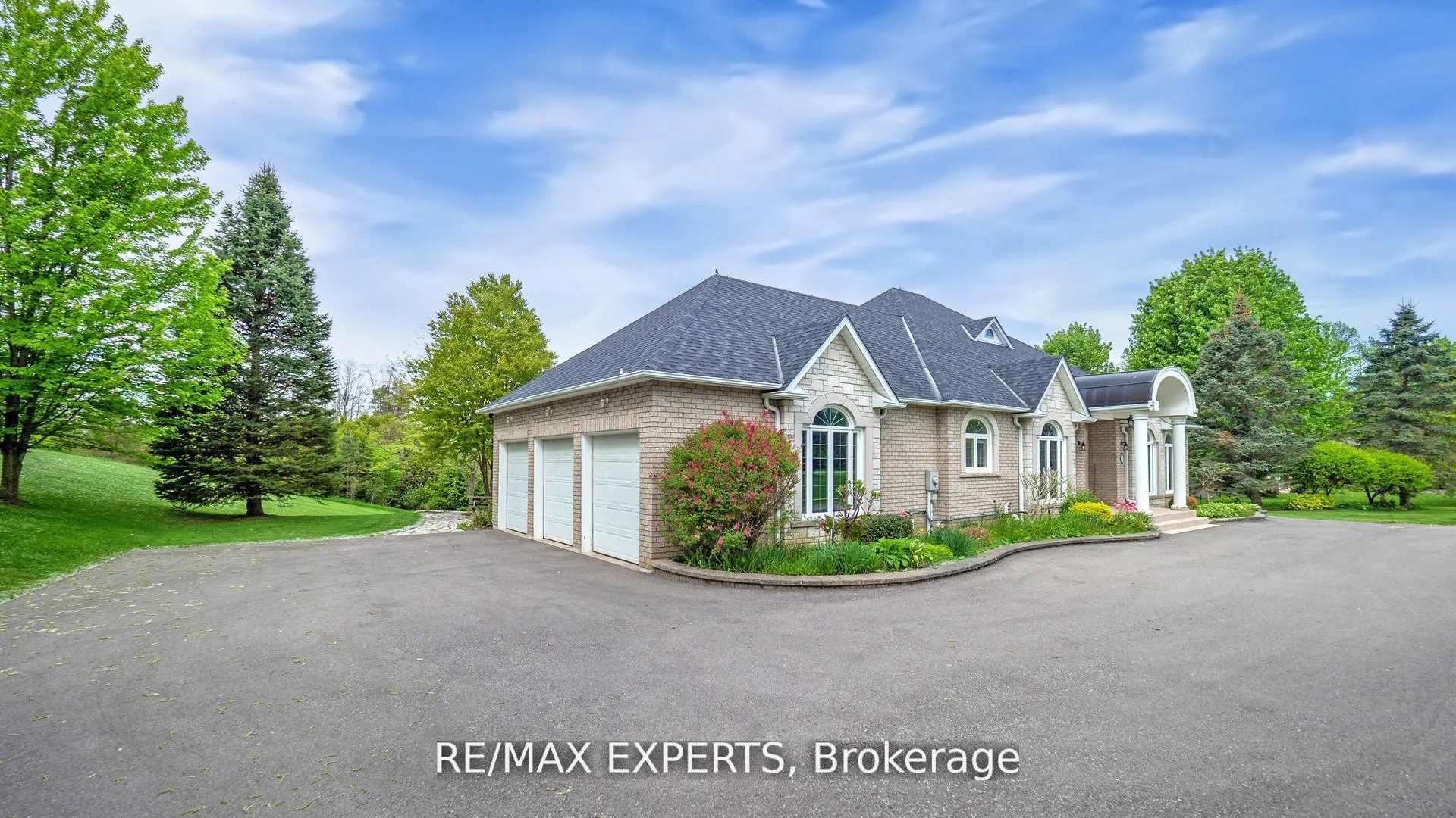 Photo 3 of 6 Overlook Ridge, Caledon, Palgrave — HOMEH