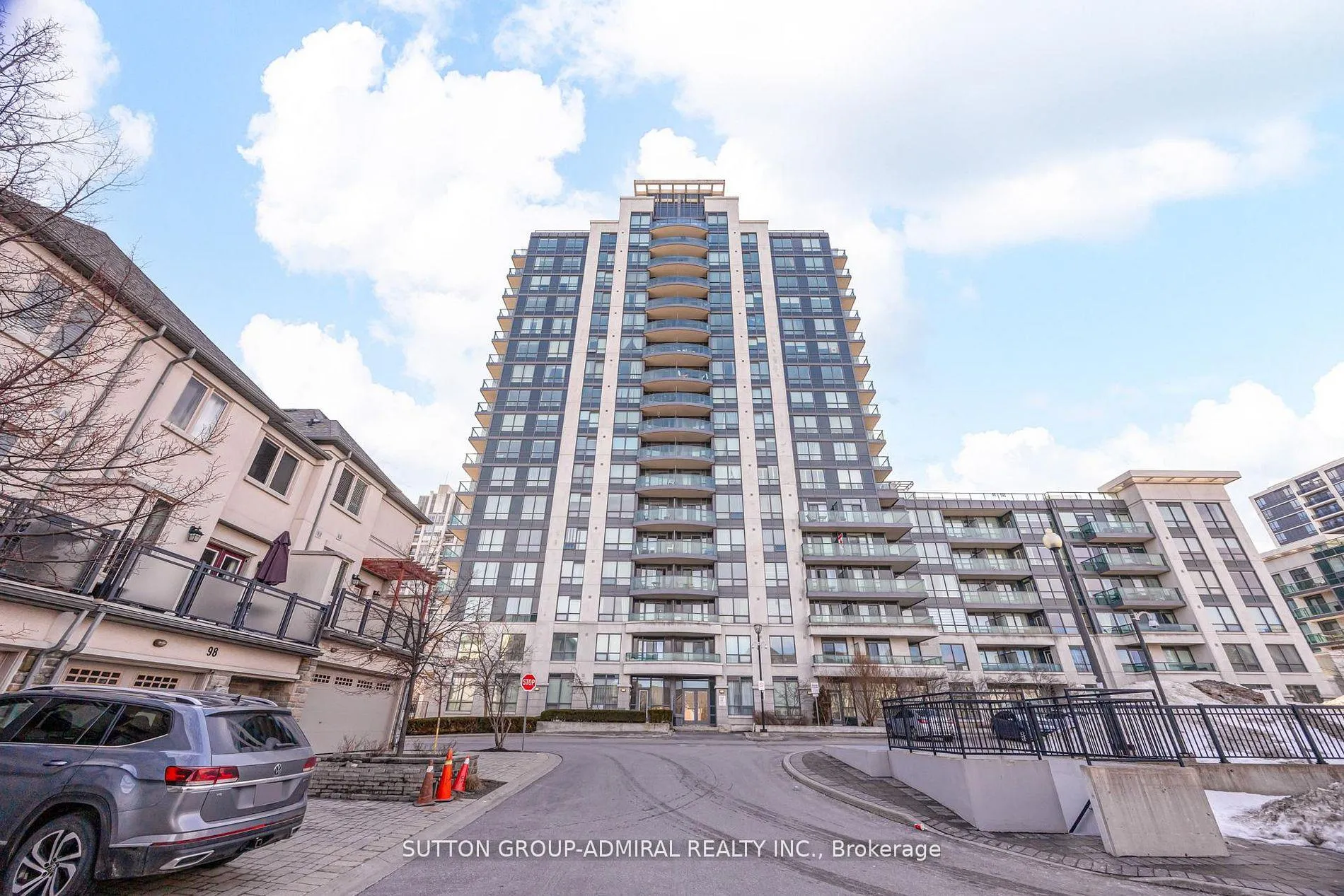 Front of Unit 618, 20 North Park Road