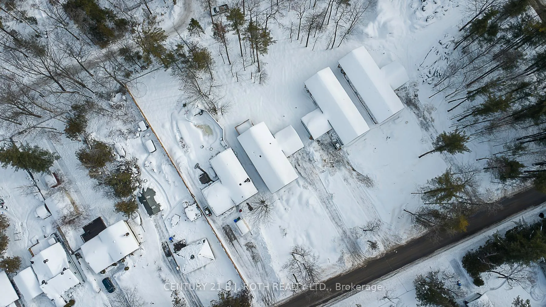 Photo 2 of 3187 Cove Avenue, Innisfil, Rural Innisfil — HOMEH