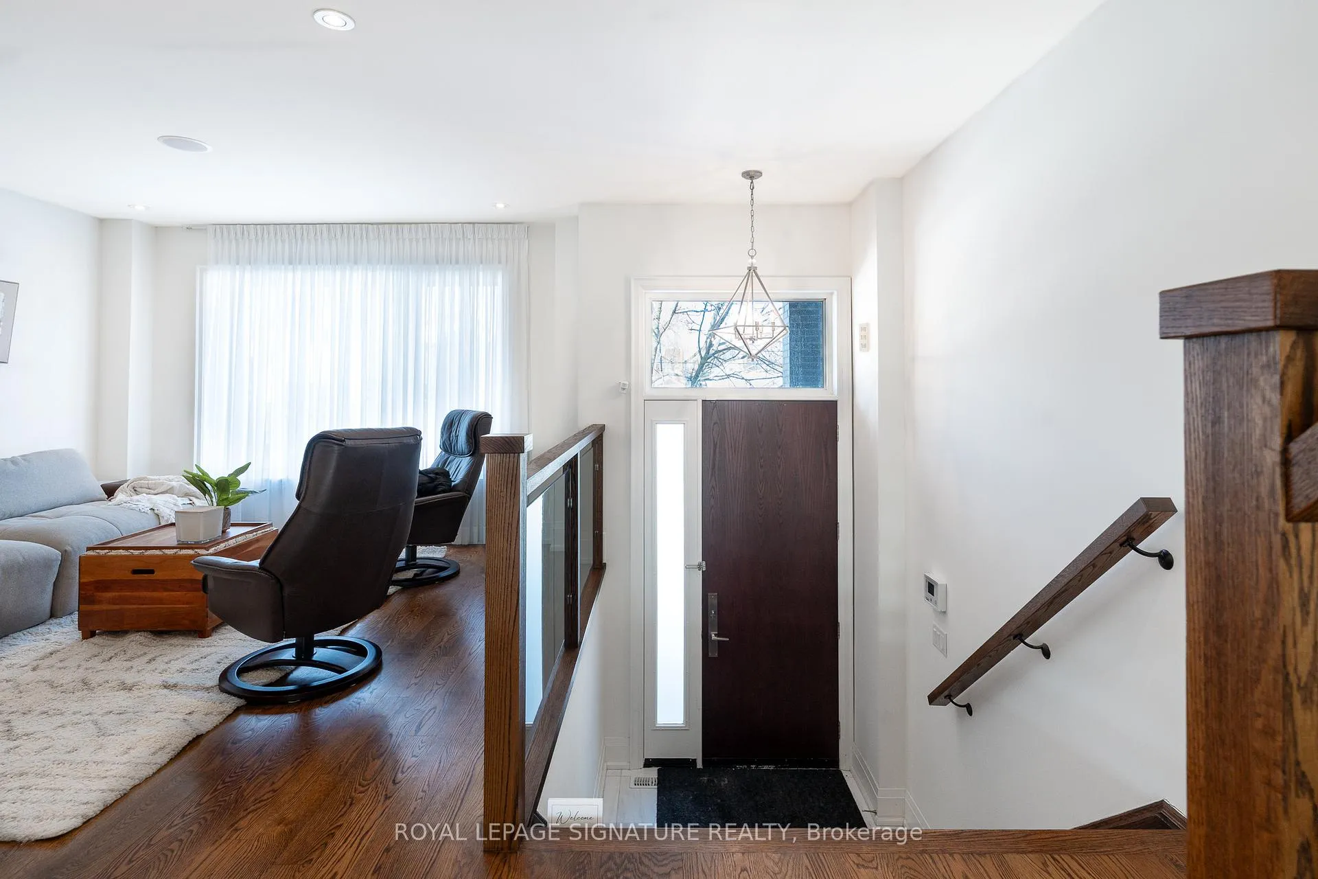 Photo 2 of 119B Hillside Avenue, Etobicoke, Mimico — HOMEH