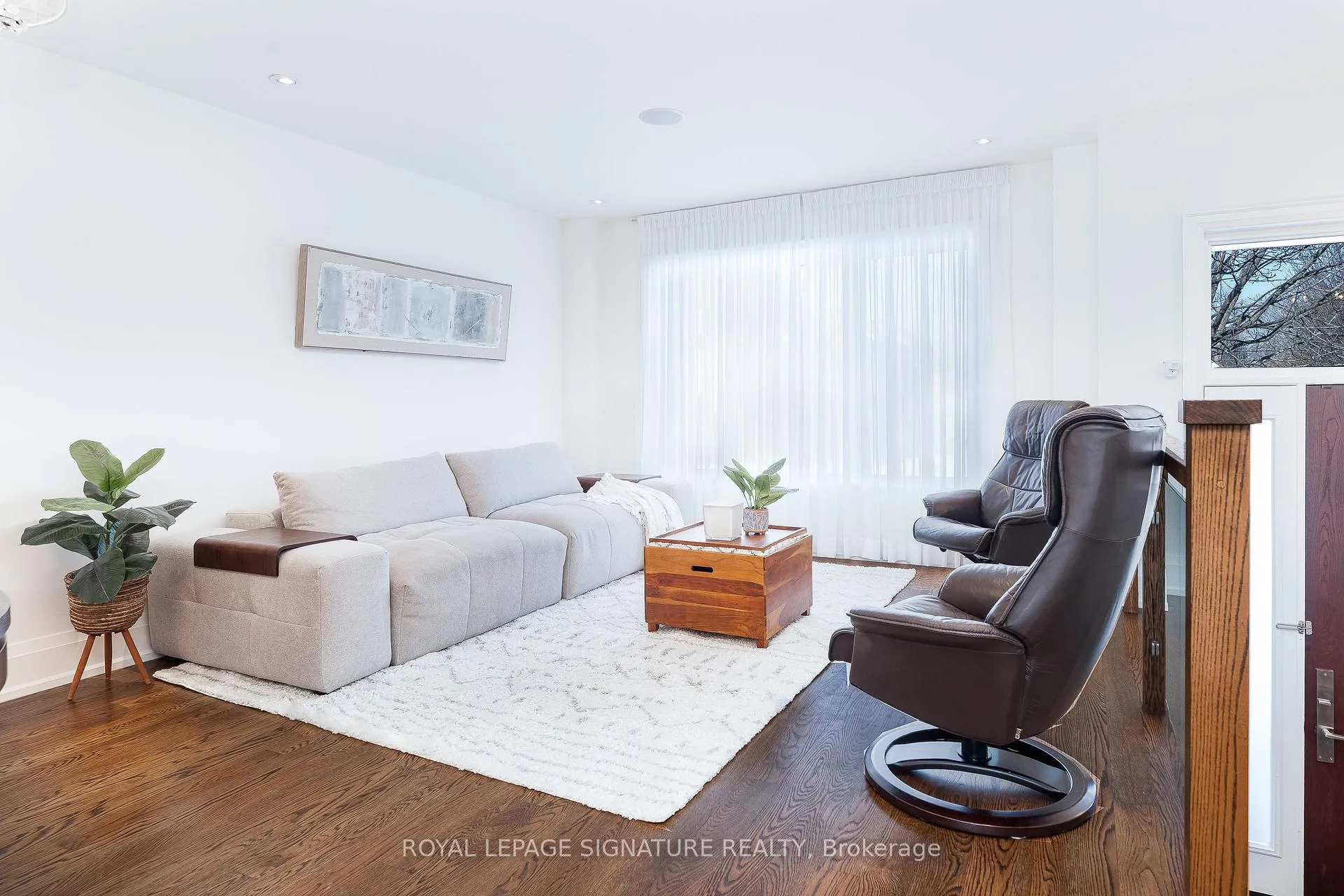 Photo 3 of 119B Hillside Avenue, Etobicoke, Mimico — HOMEH