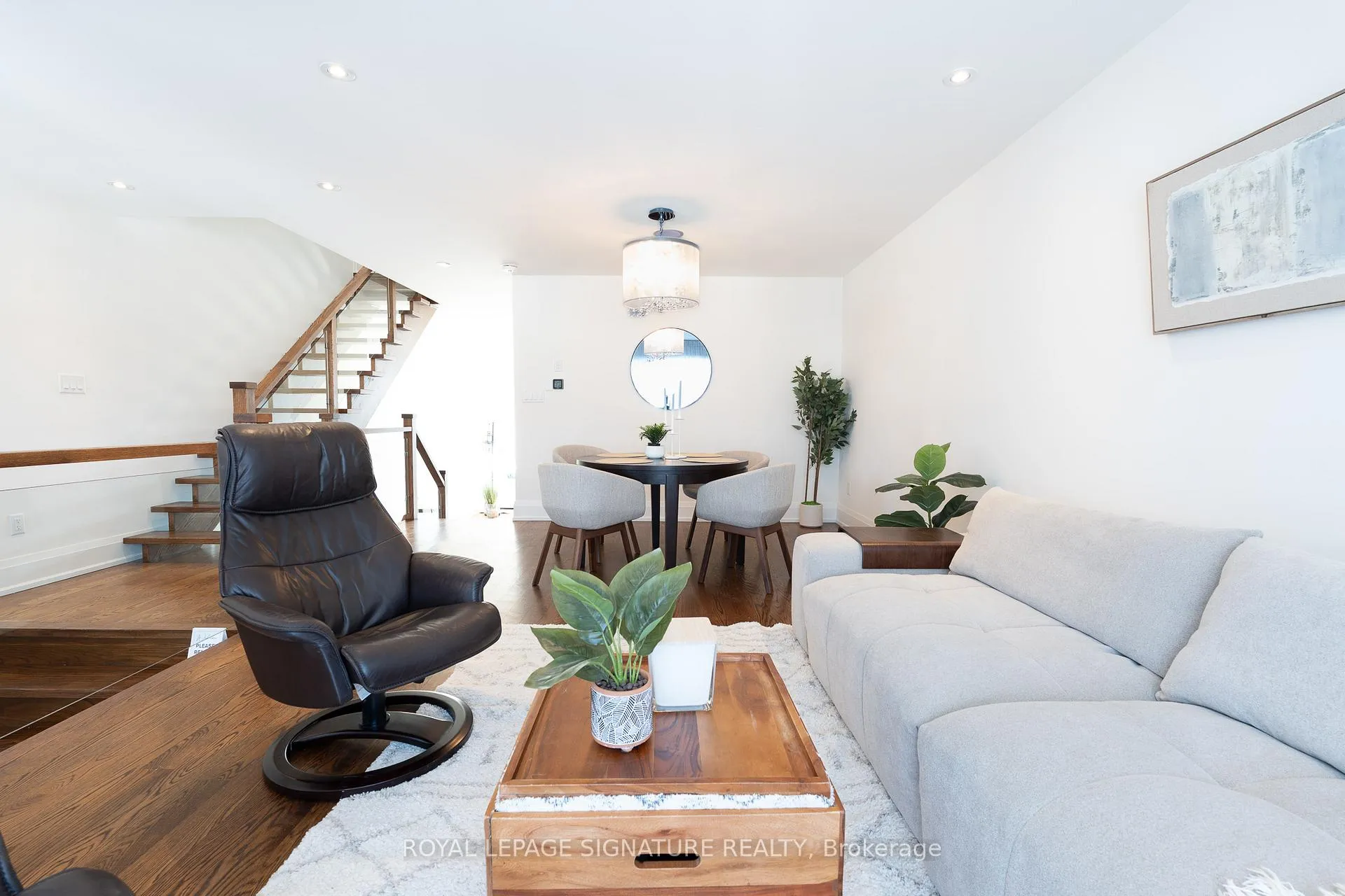 Photo 5 of 119B Hillside Avenue, Etobicoke, Mimico — HOMEH