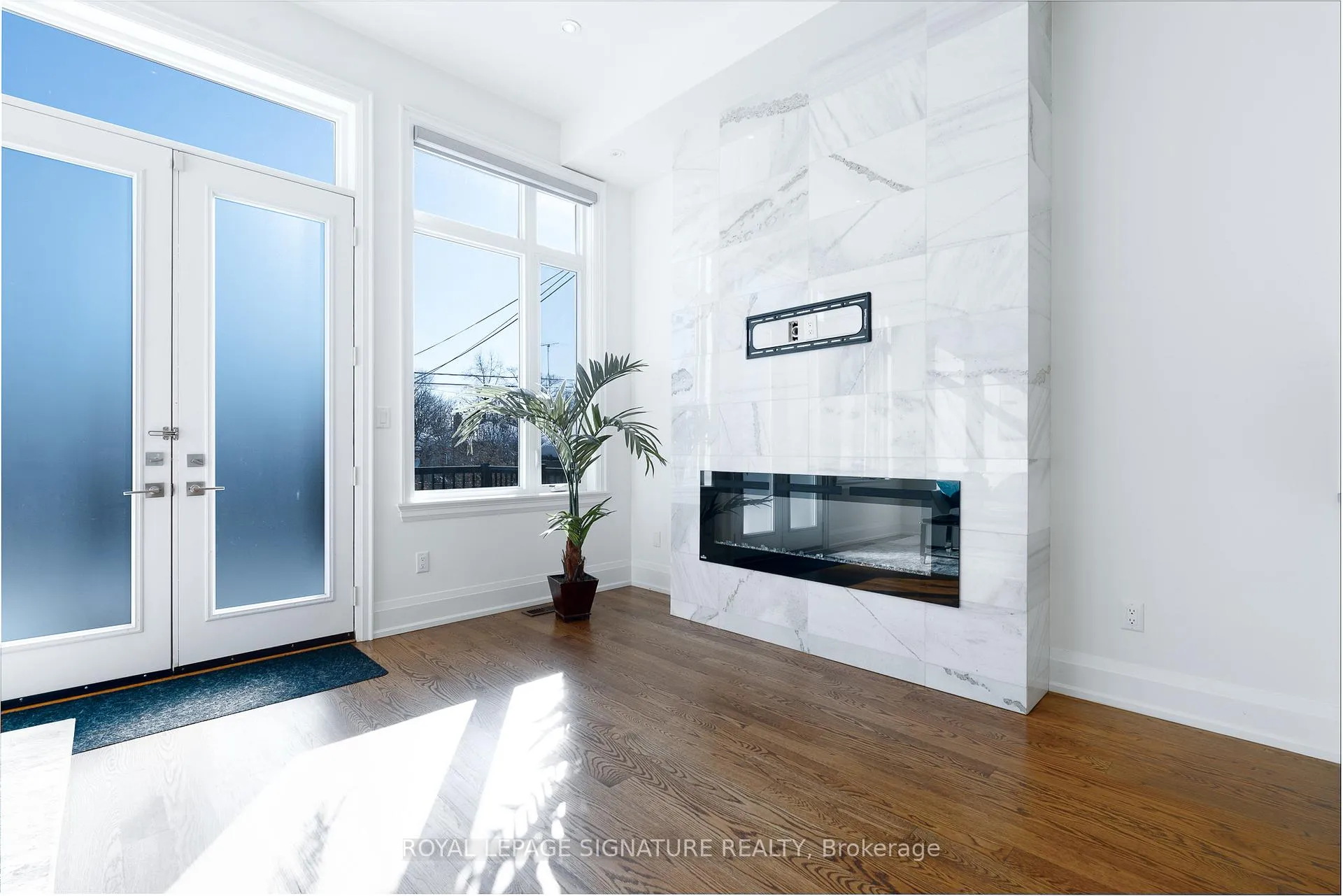Photo 13 of 119B Hillside Avenue, Etobicoke, Mimico — HOMEH