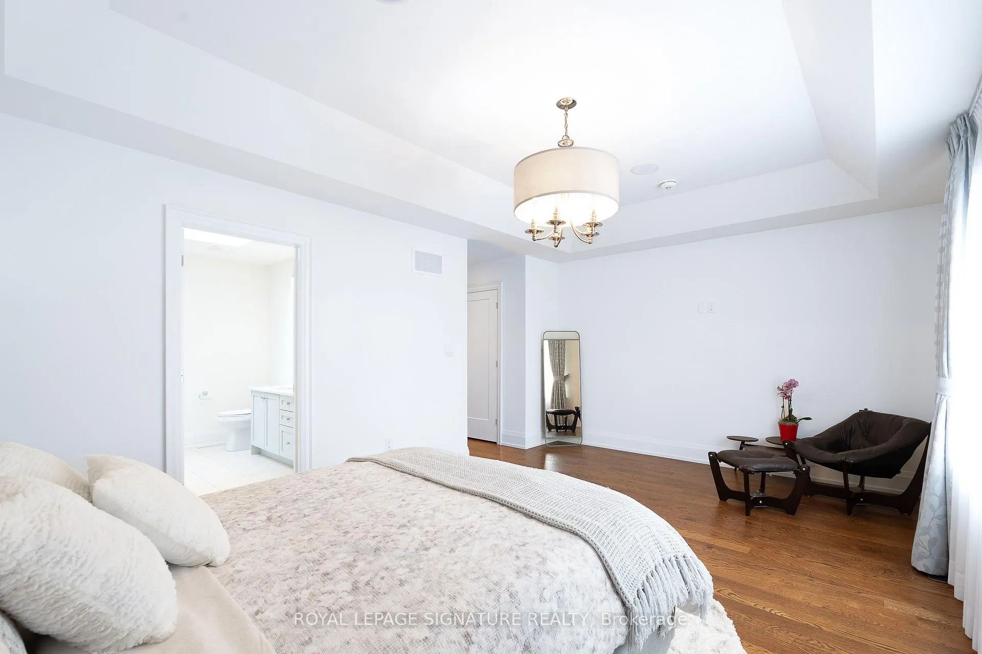 Photo 17 of 119B Hillside Avenue, Etobicoke, Mimico — HOMEH