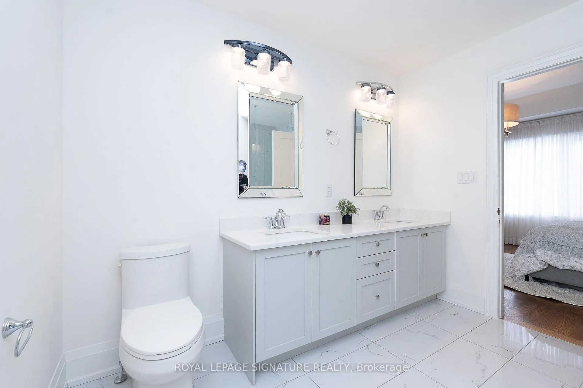 Photo 22 of 119B Hillside Avenue, Etobicoke, Mimico — HOMEH