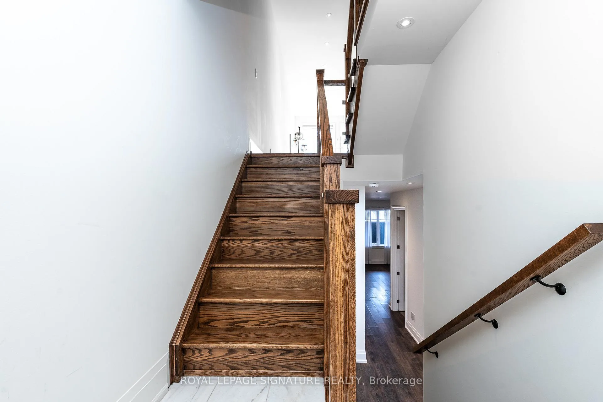 Photo 33 of 119B Hillside Avenue, Etobicoke, Mimico — HOMEH