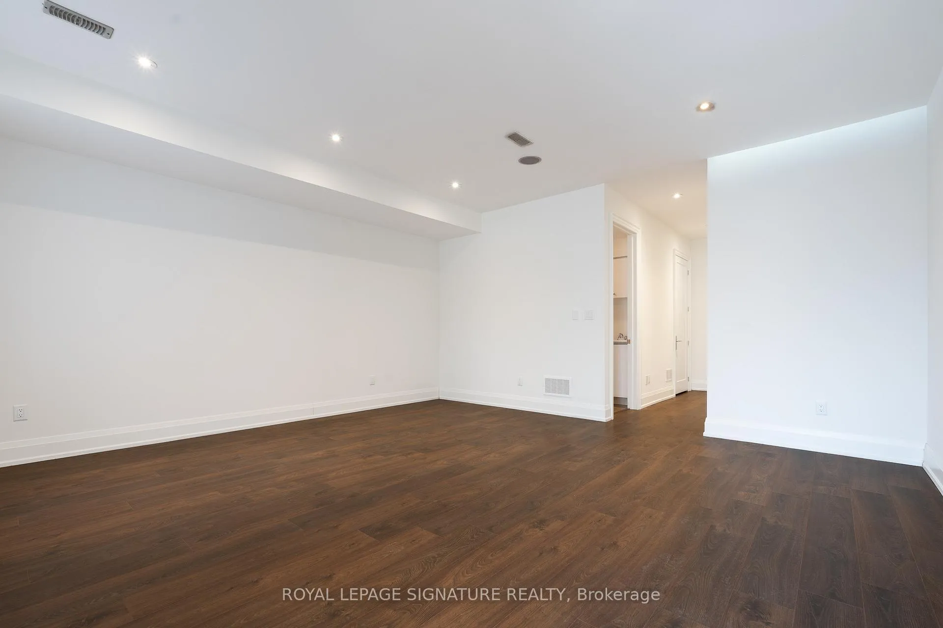 Photo 35 of 119B Hillside Avenue, Etobicoke, Mimico — HOMEH