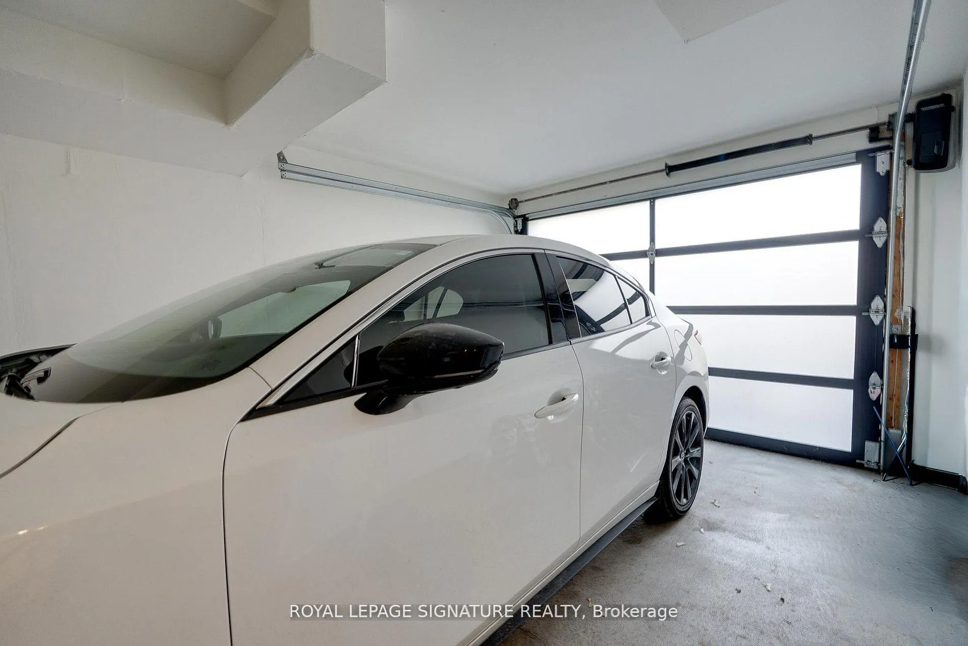 Photo 41 of 119B Hillside Avenue, Etobicoke, Mimico — HOMEH