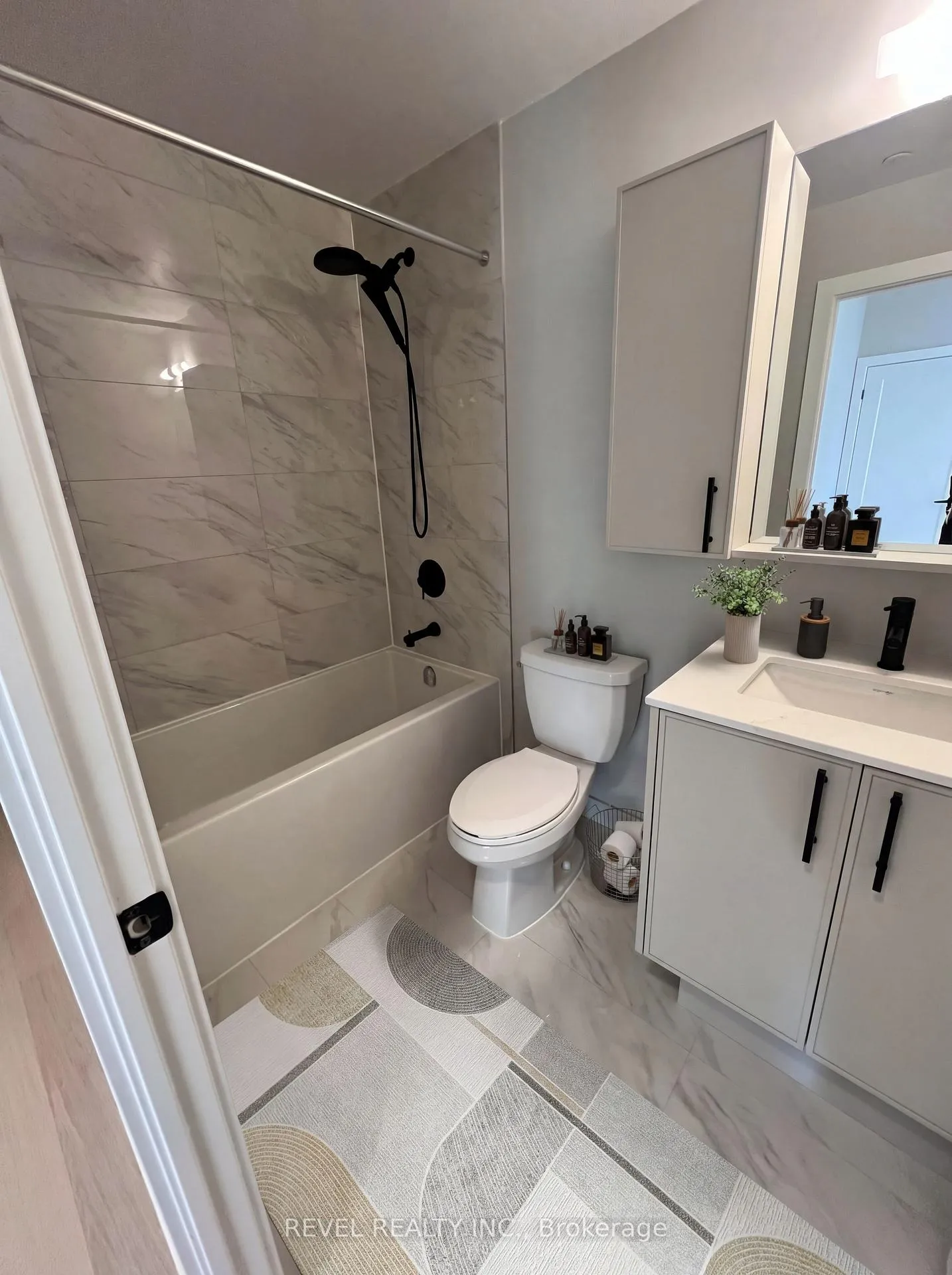 Photo 8 of Unit 1308, 2088 James Street, Burlington, Brant — HOMEH