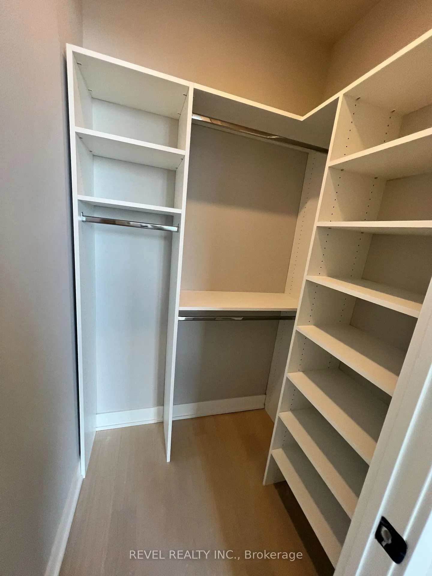 Photo 14 of Unit 1308, 2088 James Street, Burlington, Brant — HOMEH