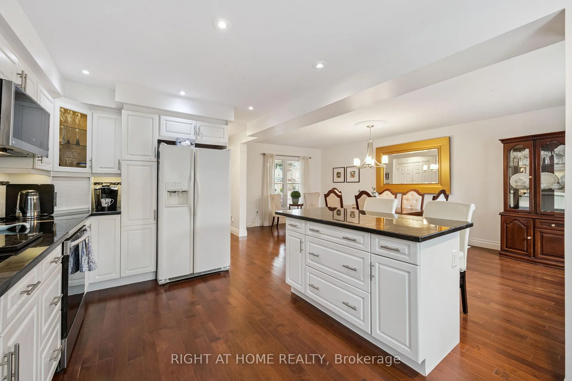 Photo 5 of 41 Yorkville Drive, Clarington, Courtice — HOMEH