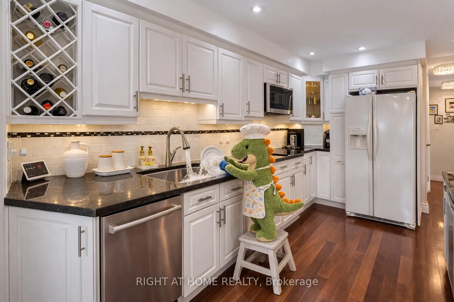 Photo 7 of 41 Yorkville Drive, Clarington, Courtice — HOMEH