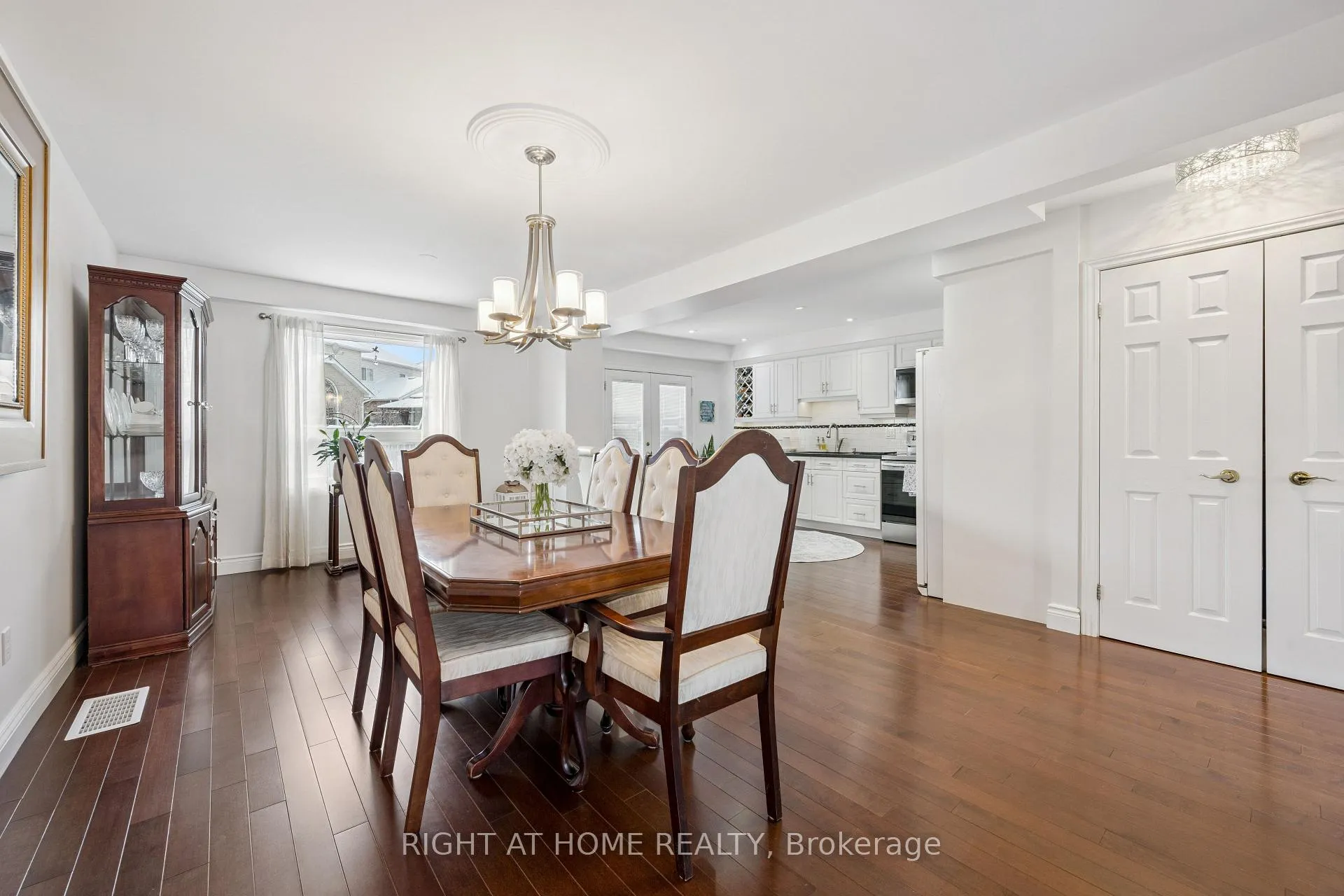 Photo 9 of 41 Yorkville Drive, Clarington, Courtice — HOMEH