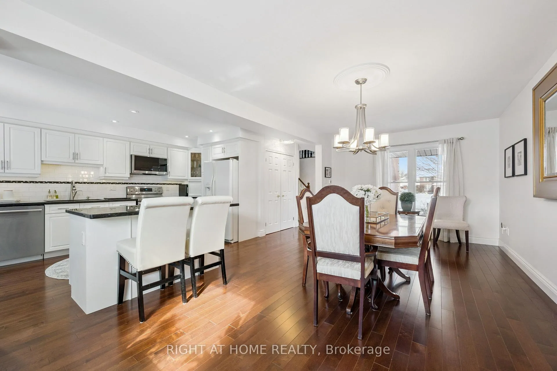 Photo 10 of 41 Yorkville Drive, Clarington, Courtice — HOMEH