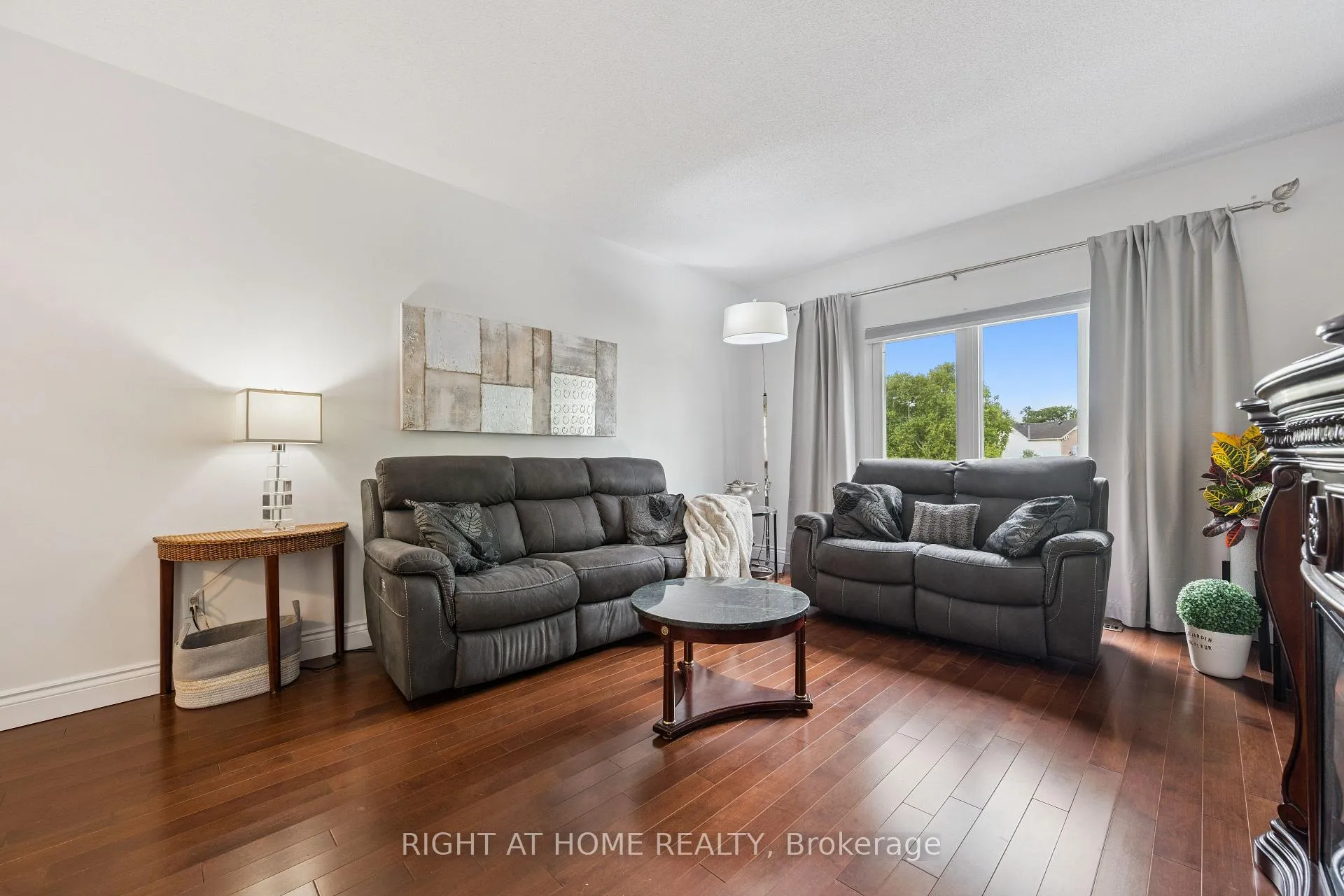 Photo 13 of 41 Yorkville Drive, Clarington, Courtice — HOMEH