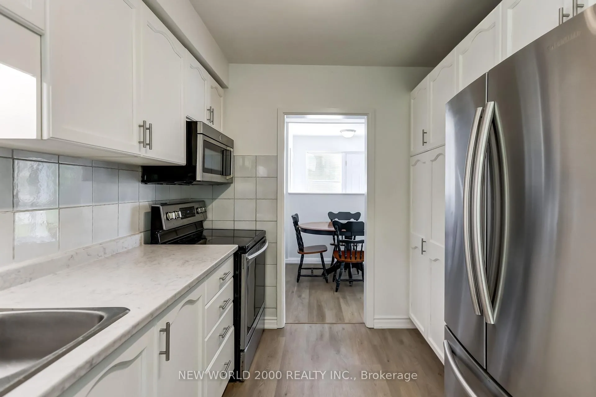 Photo 7 of 21 Restever Gate, Etobicoke, Rexdale-Kipling — HOMEH