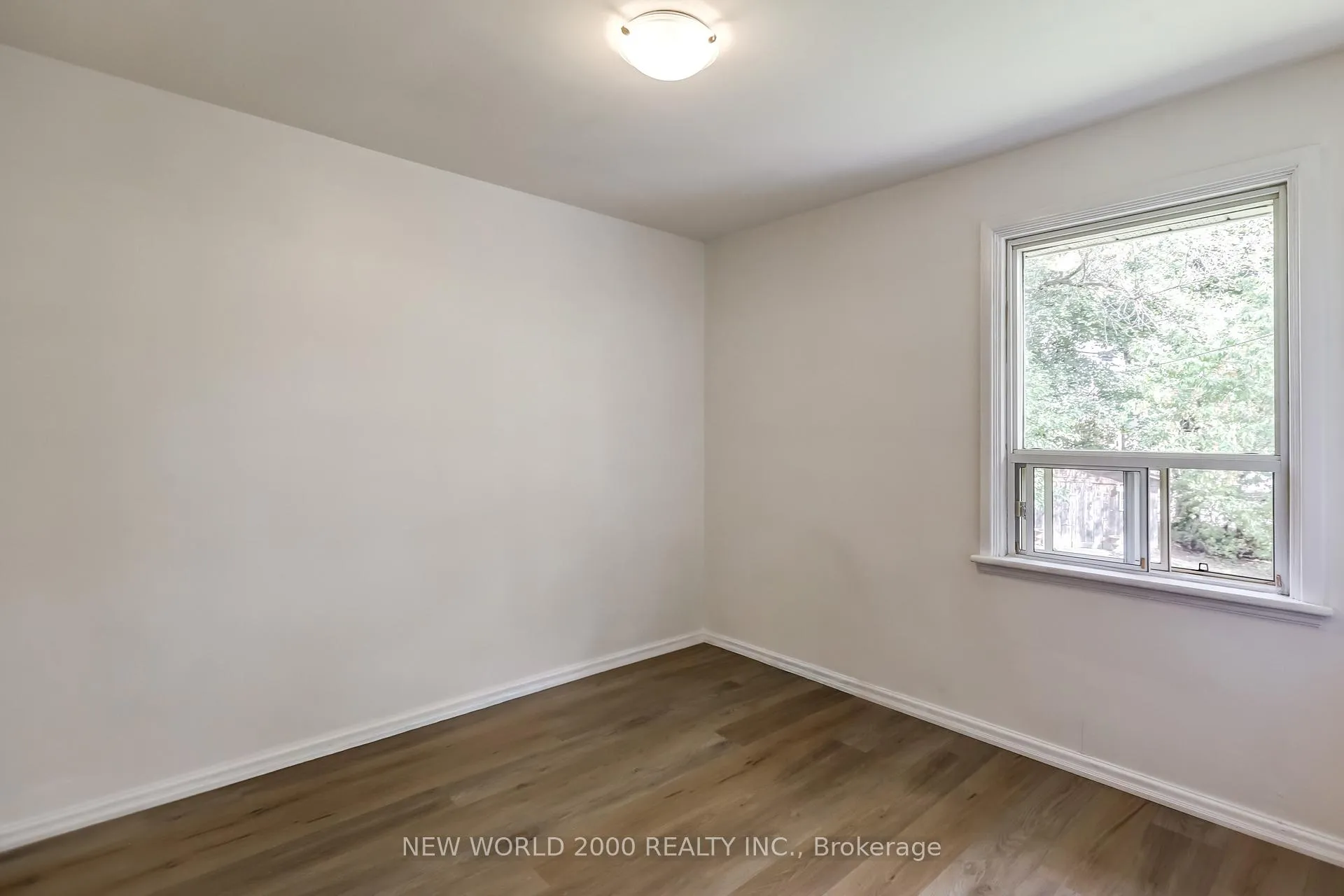 Photo 11 of 21 Restever Gate, Etobicoke, Rexdale-Kipling — HOMEH