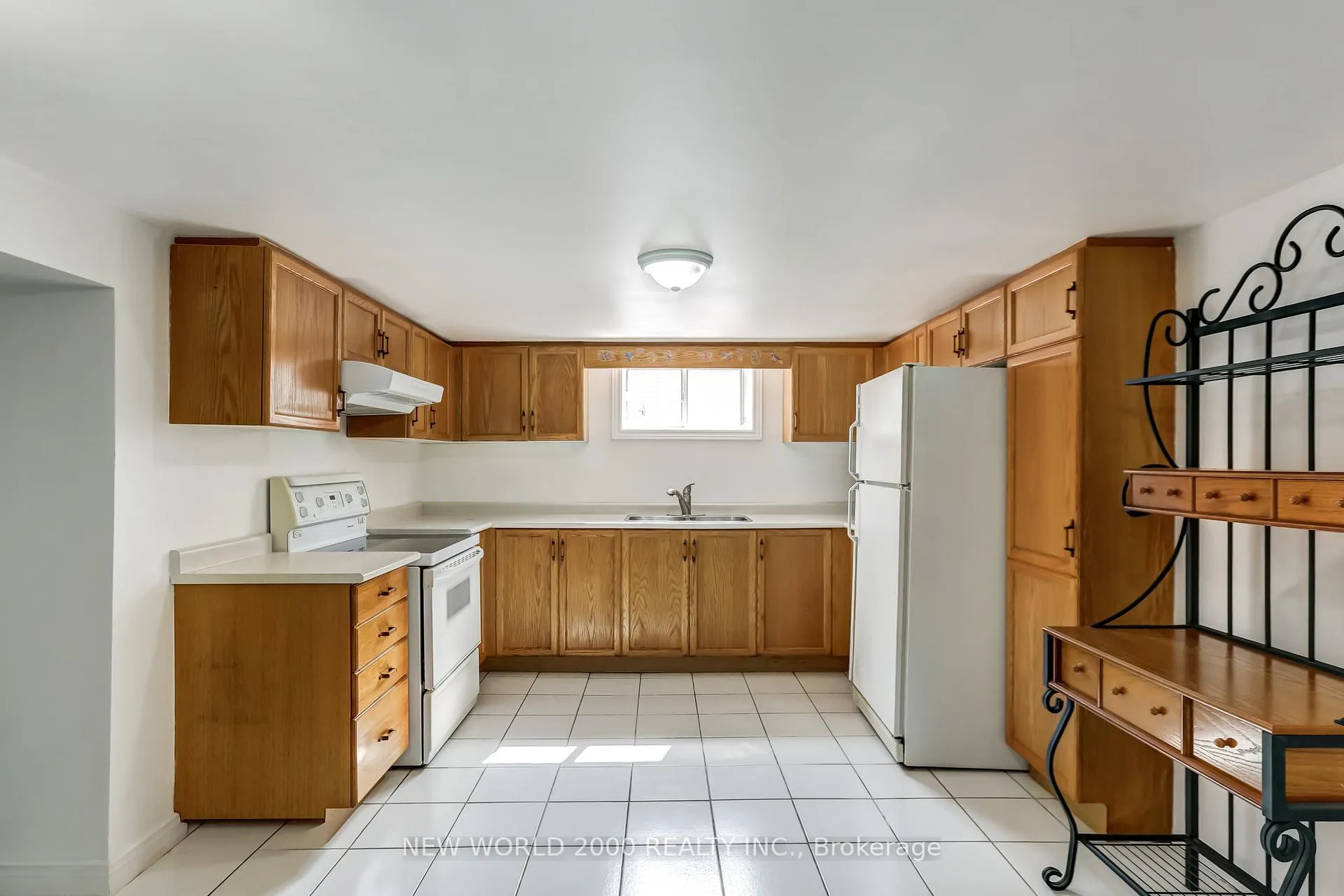 Photo 15 of 21 Restever Gate, Etobicoke, Rexdale-Kipling — HOMEH