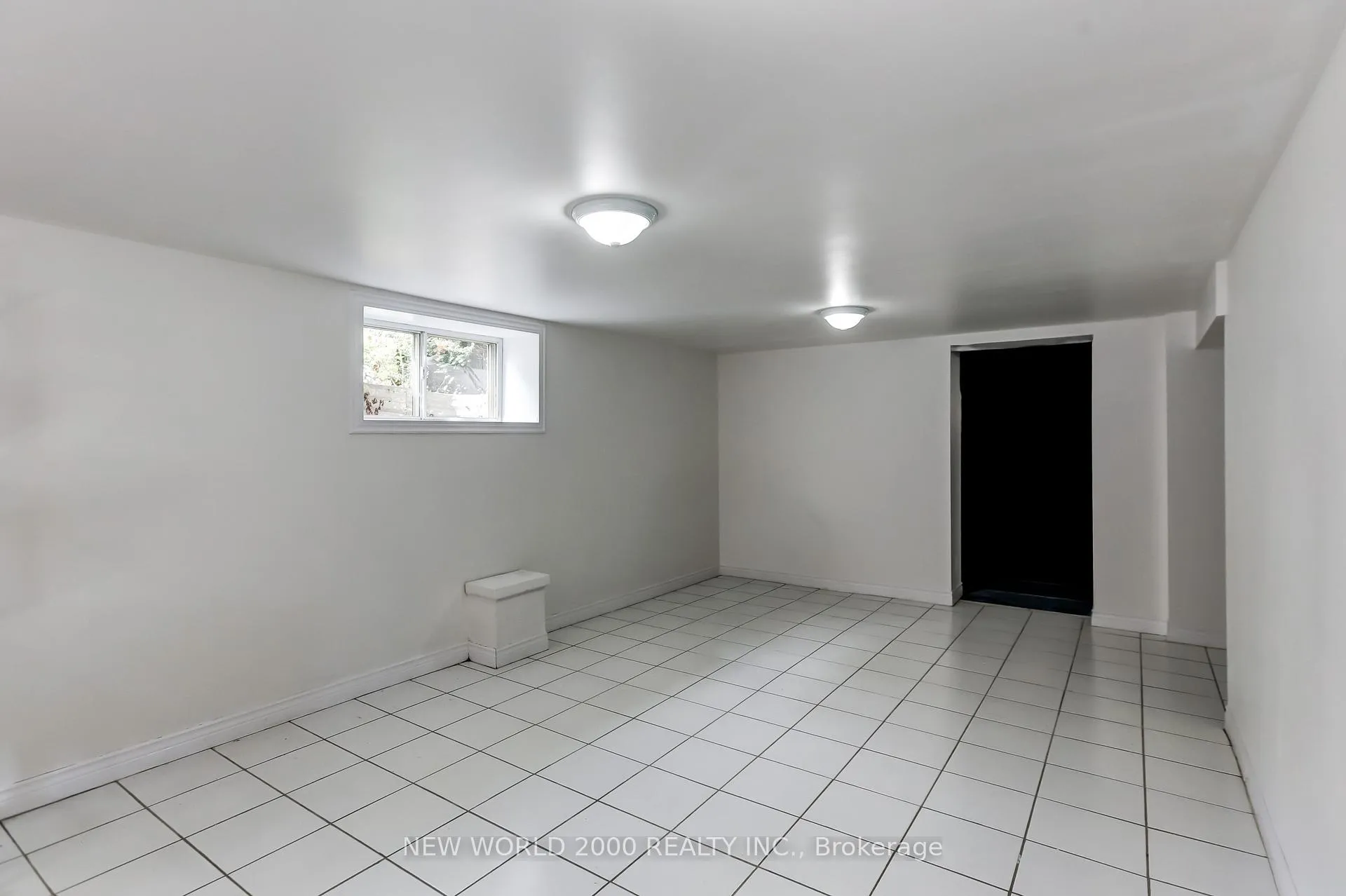 Photo 16 of 21 Restever Gate, Etobicoke, Rexdale-Kipling — HOMEH