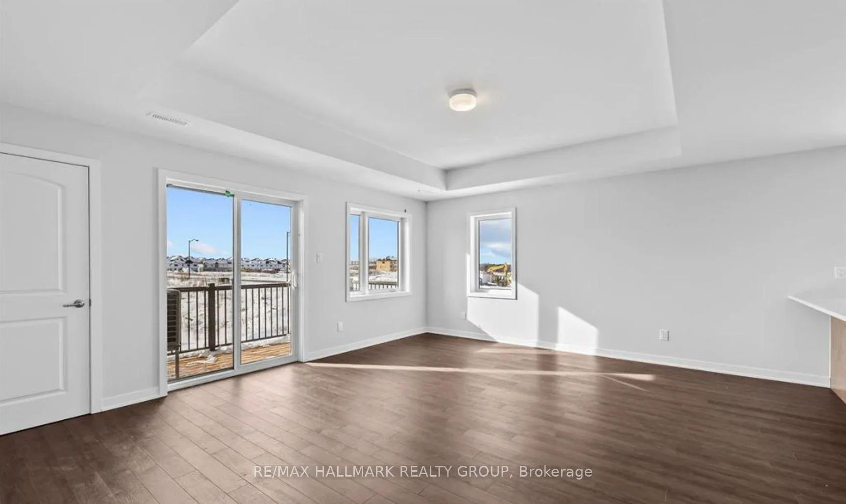 Photo 3 of 106 Parnian Private, Ottawa, Barrhaven - Half Moon Bay — HOMEH