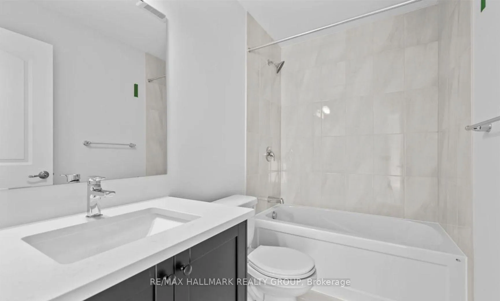 Photo 9 of 106 Parnian Private, Ottawa, Barrhaven - Half Moon Bay — HOMEH