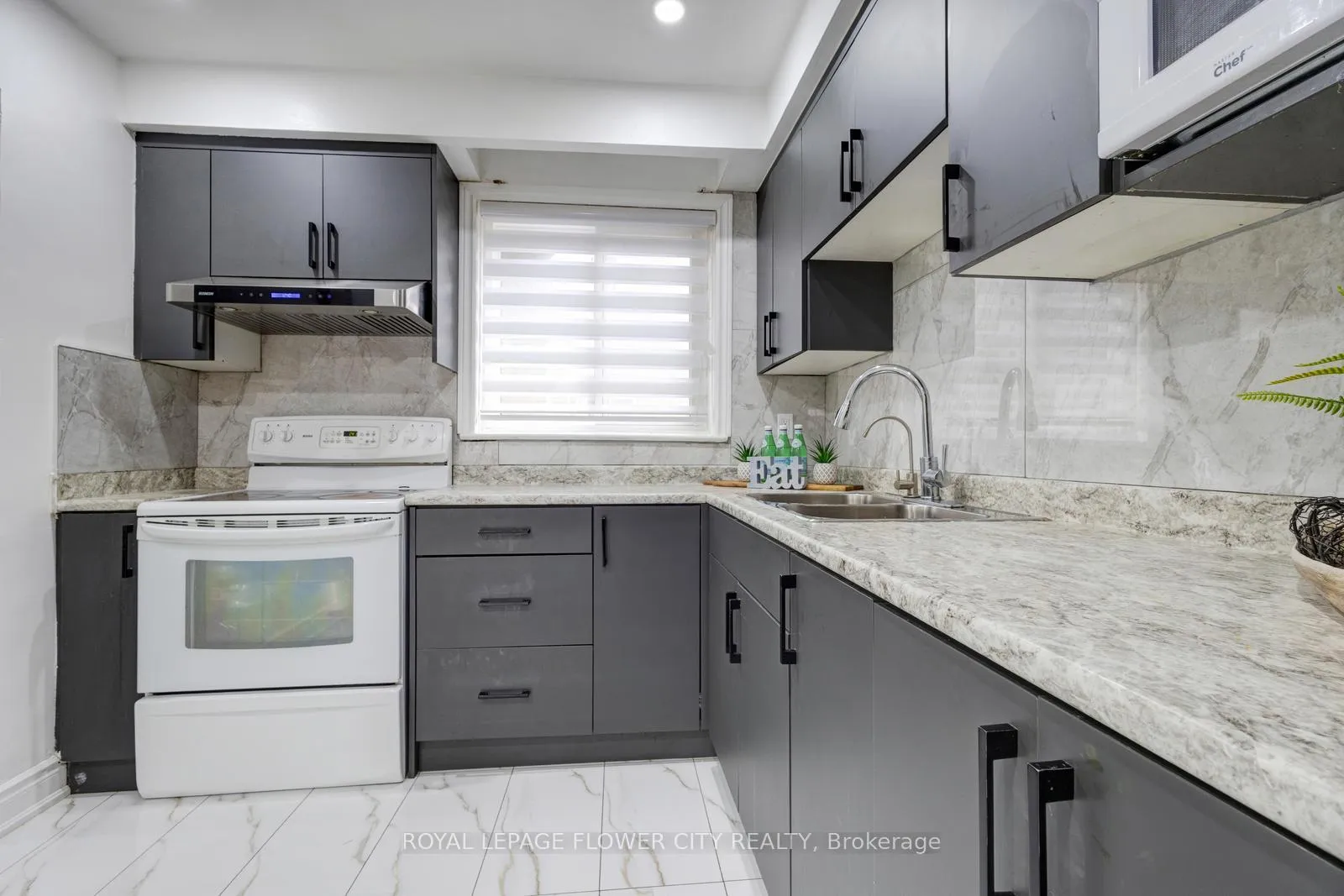 Photo 20 of Unit 19, 435 Silverstone Drive, Etobicoke, West Humber-Clairville — HOMEH