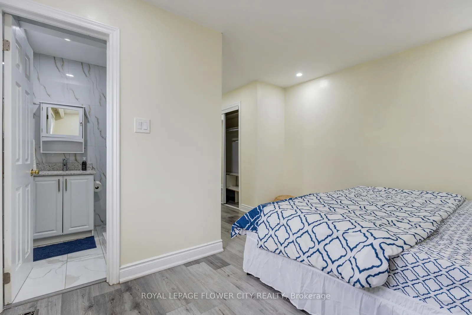 Photo 25 of Unit 19, 435 Silverstone Drive, Etobicoke, West Humber-Clairville — HOMEH